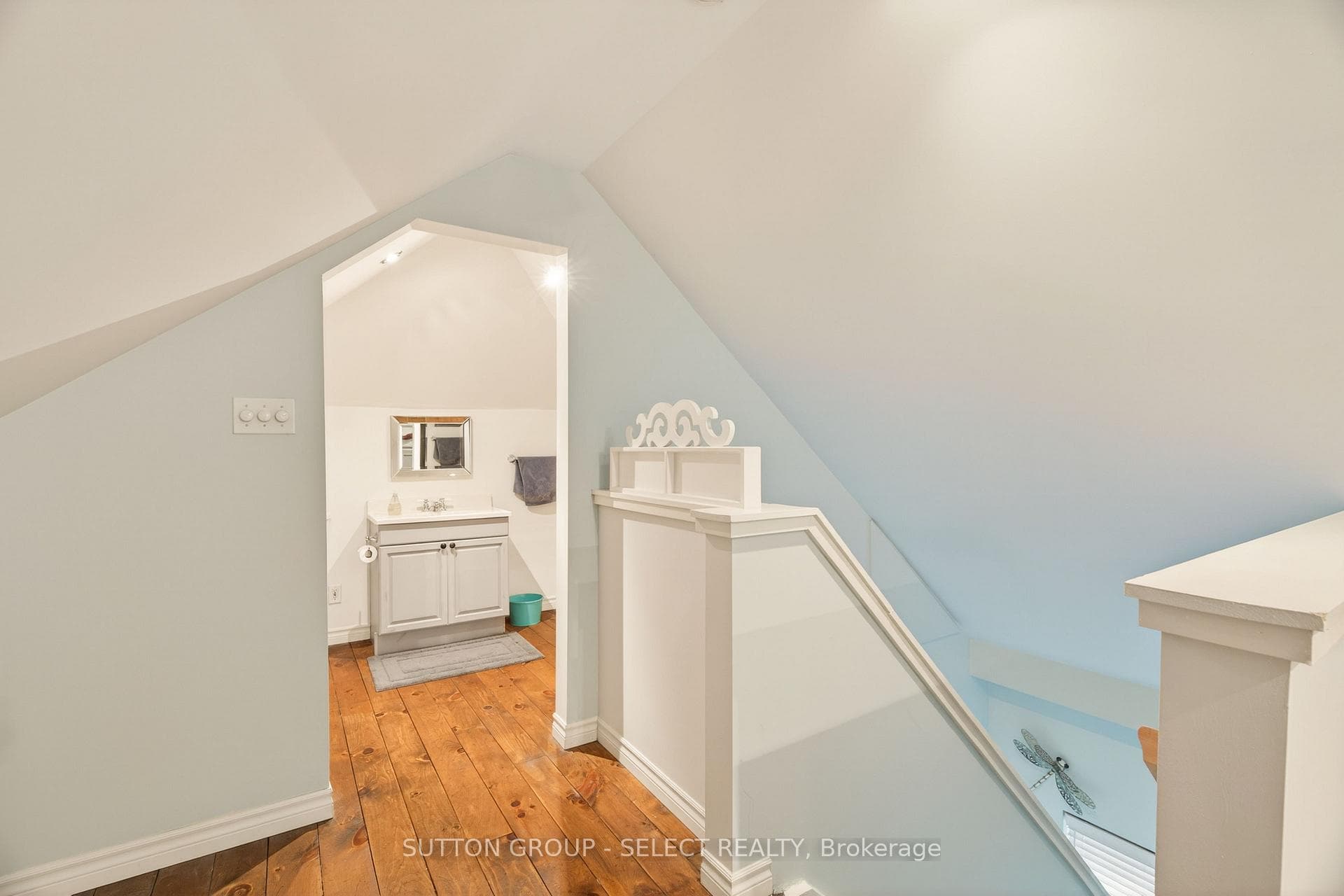 Bedroom 3/Flex rm/Bonus rm w 2-pc Bathrm & Closet
