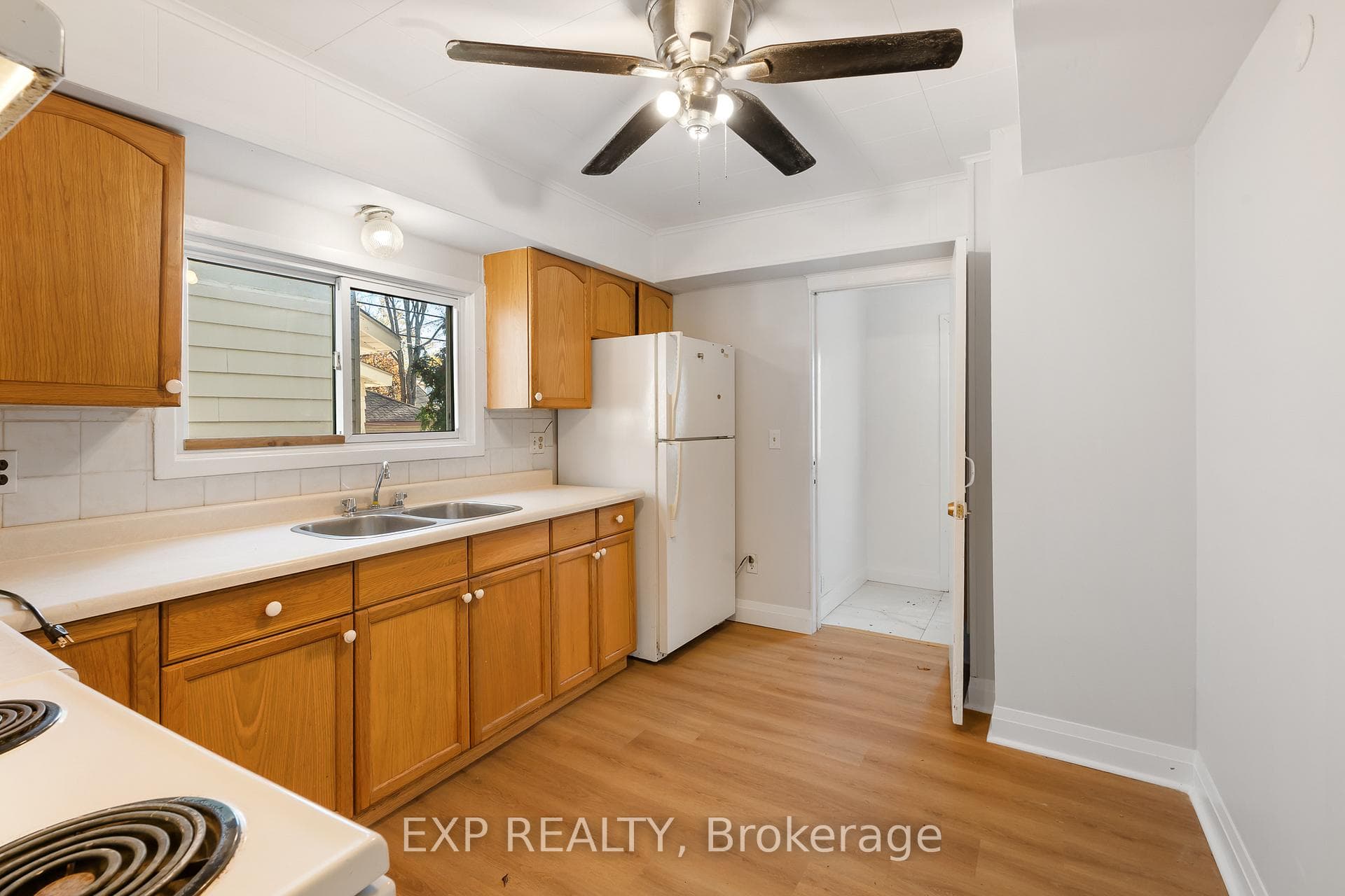 467 Grove Avenue photo 20