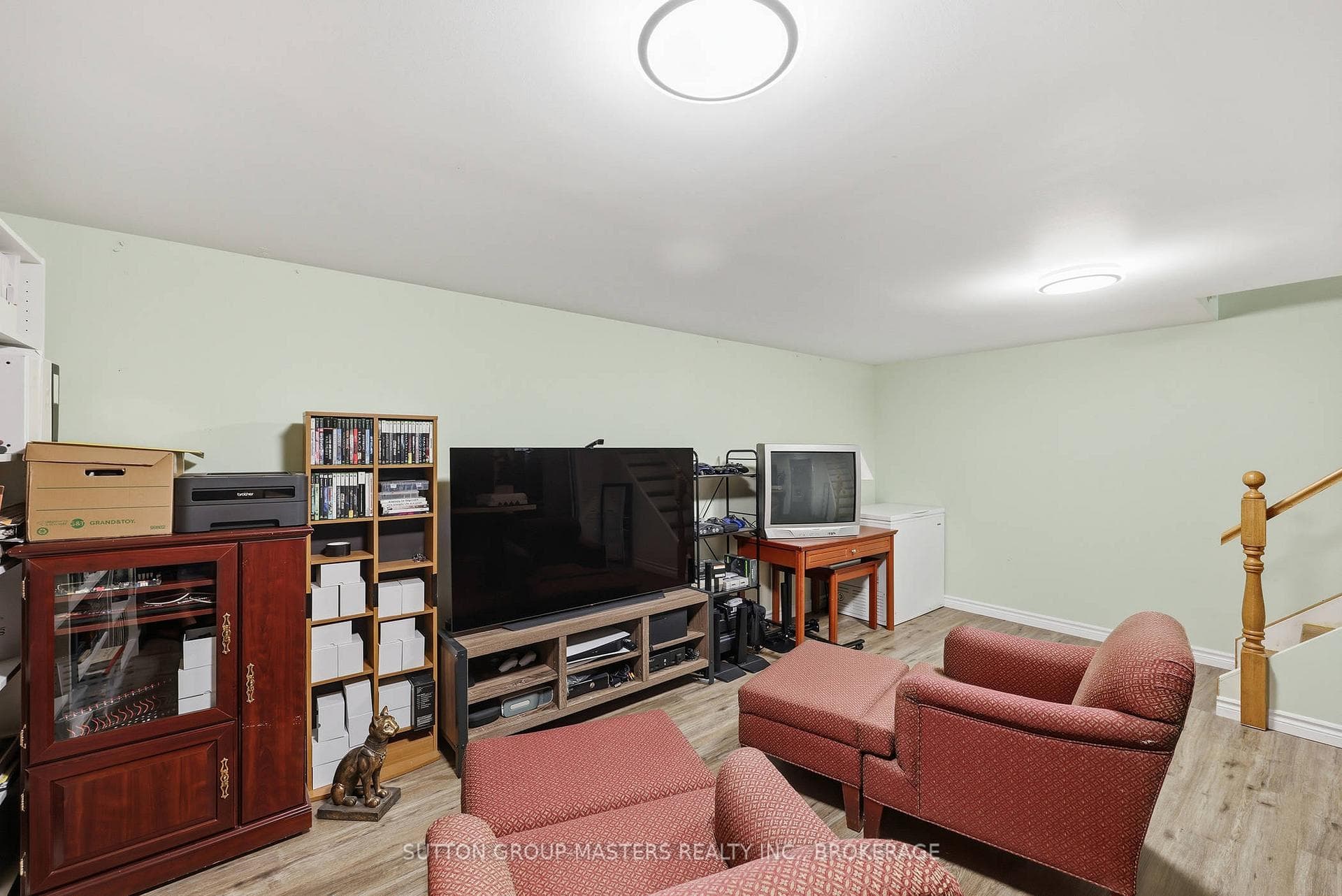 182 Rosemund Crescent photo 28