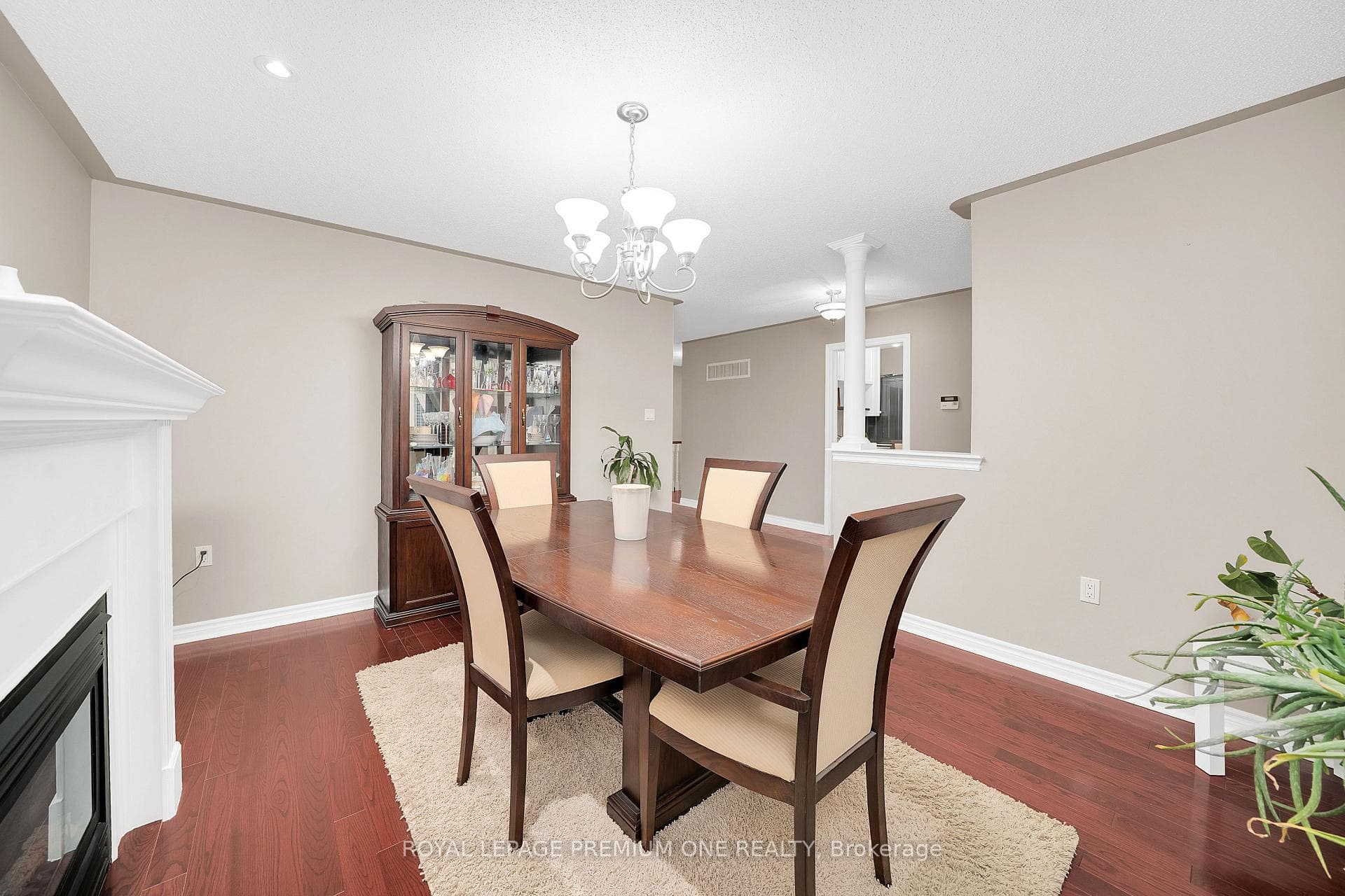 19 Taylor Court photo 3
