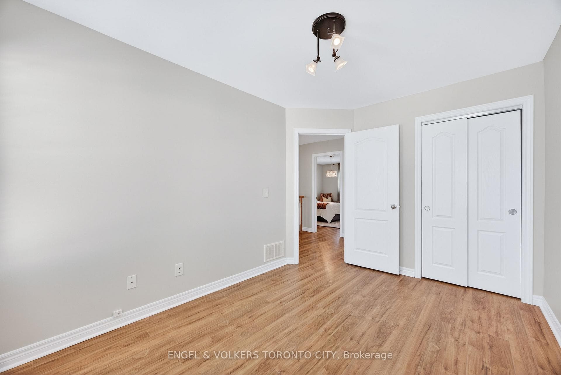 102 Pearl Drive photo 32