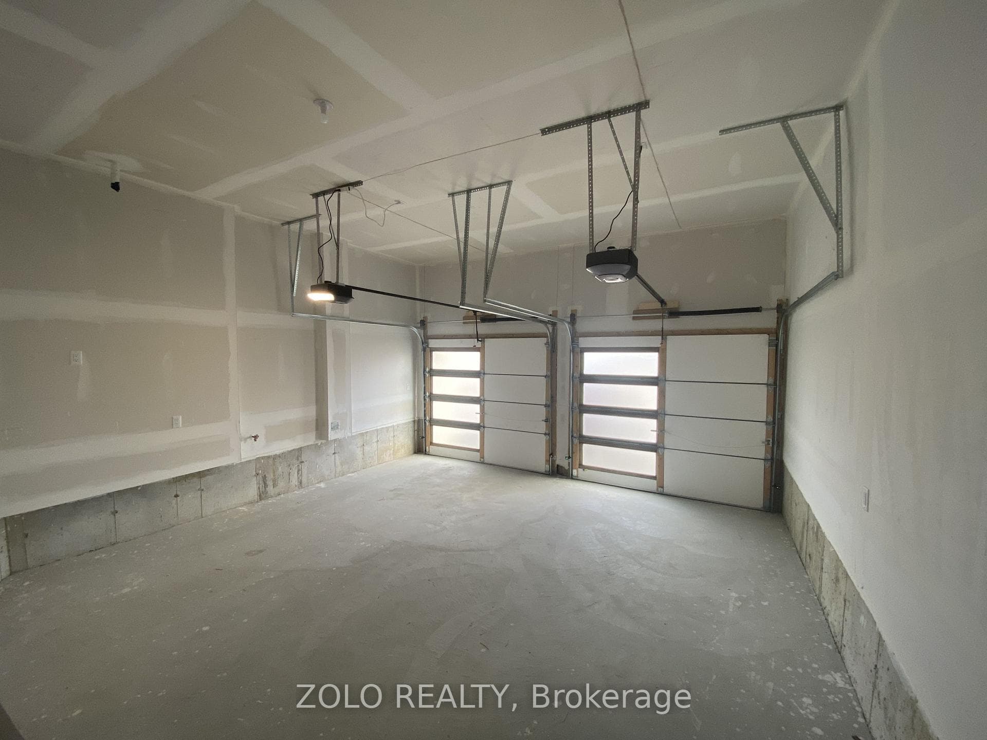 2146 Hallandale Street photo 3