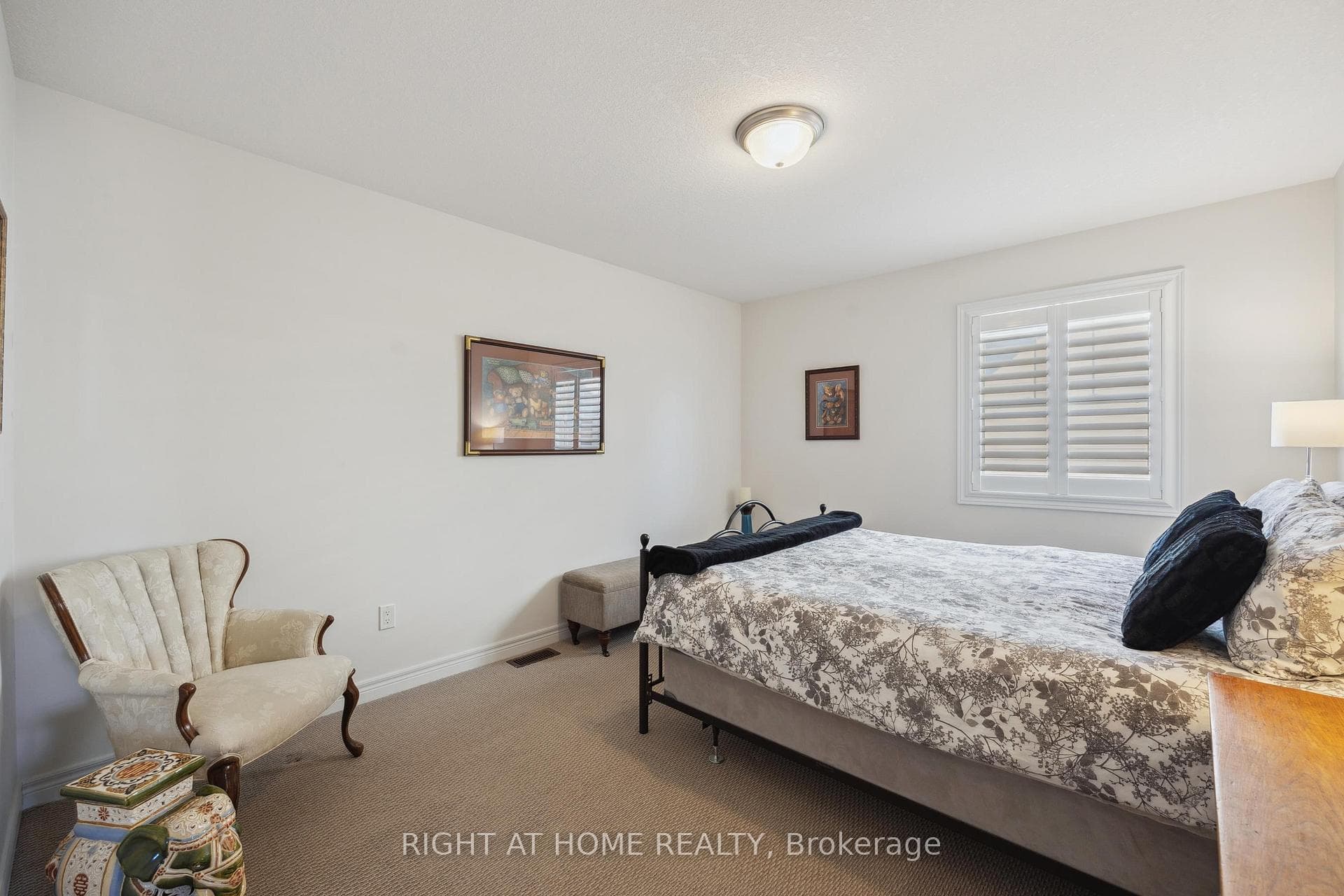 274 Strachan Street photo 23