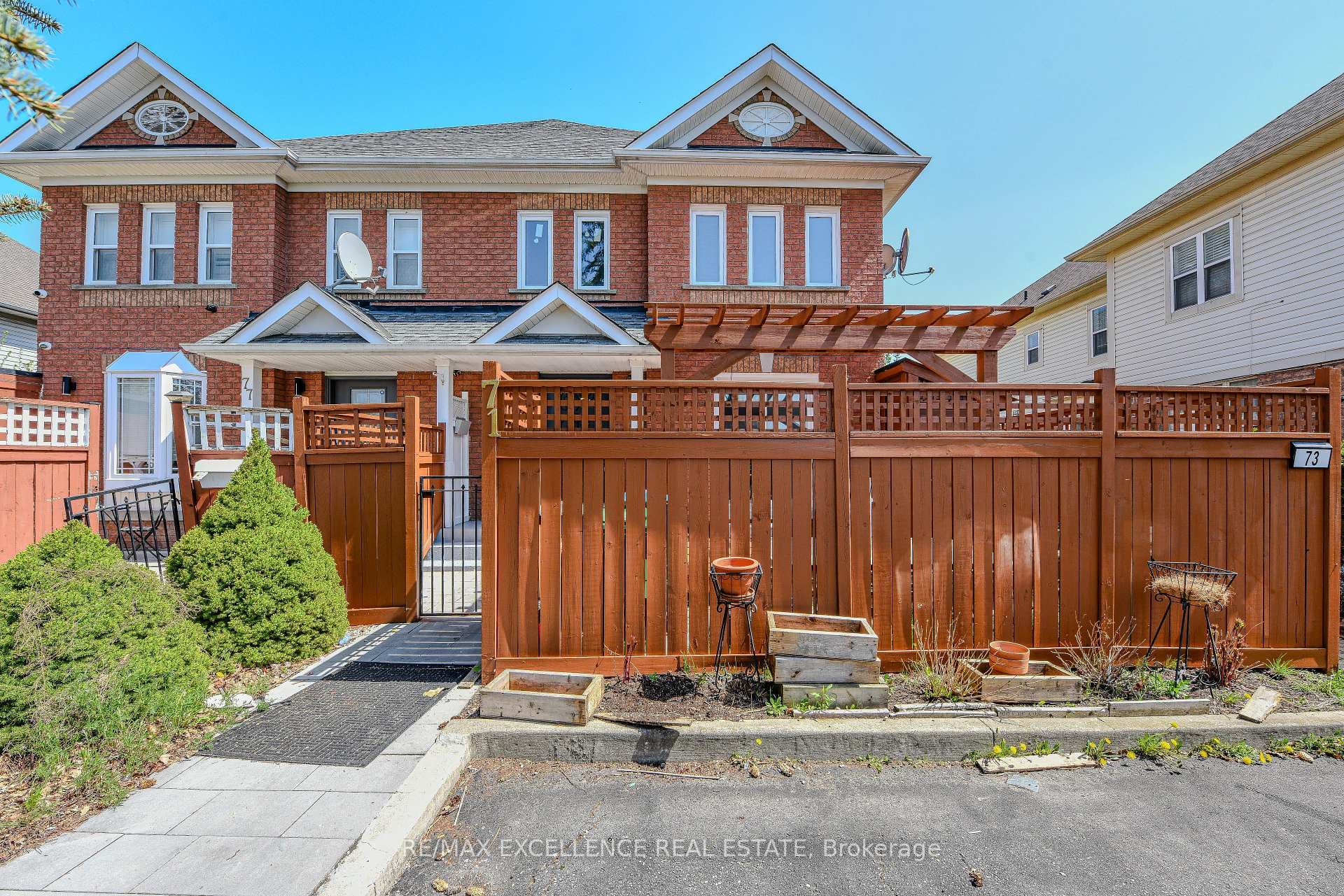 71 Oatfield Road photo 2