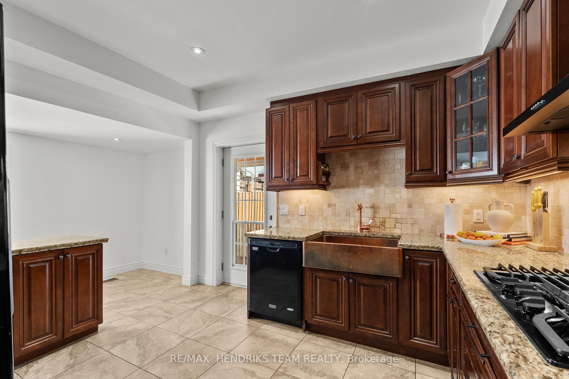 192 Wood Street photo 19