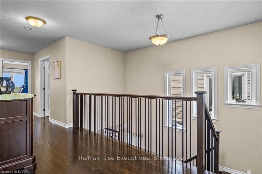 1184 ESCALA Crescent photo 21