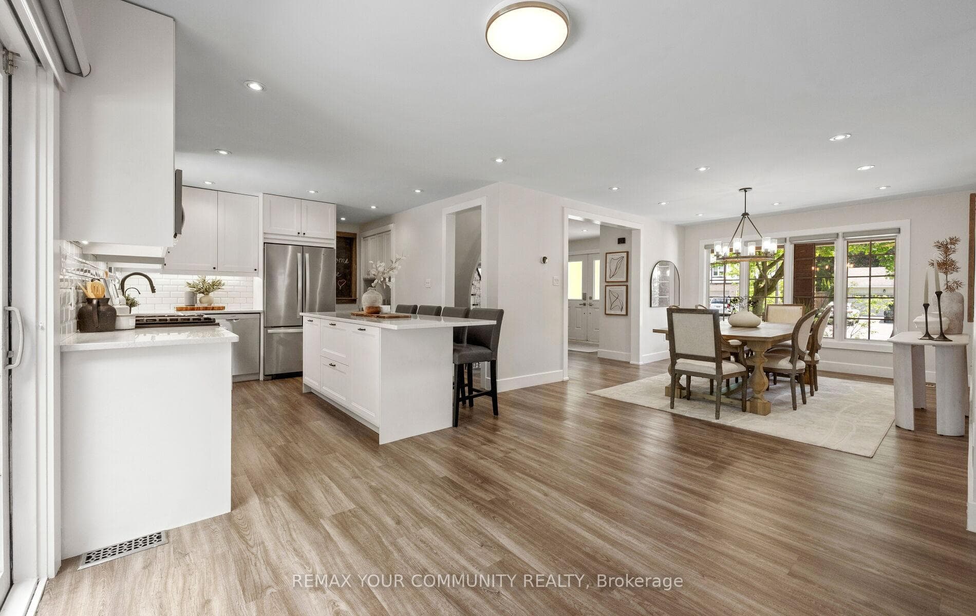 24 Hawthorne Lane photo 15