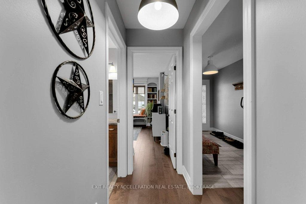 86 Hartwood Crescent photo 18