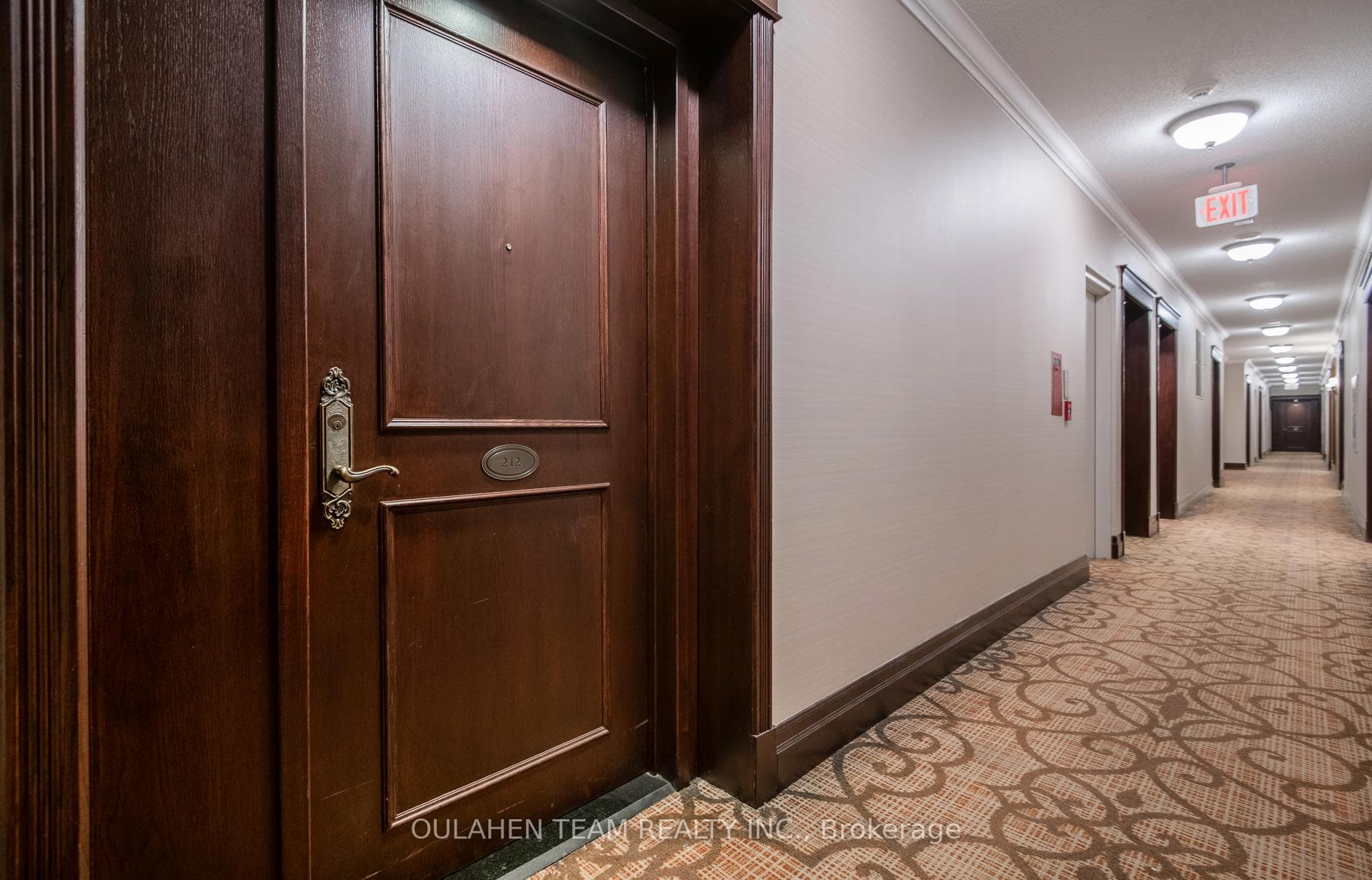 1 Clairtrell Road Unit 212 photo 3