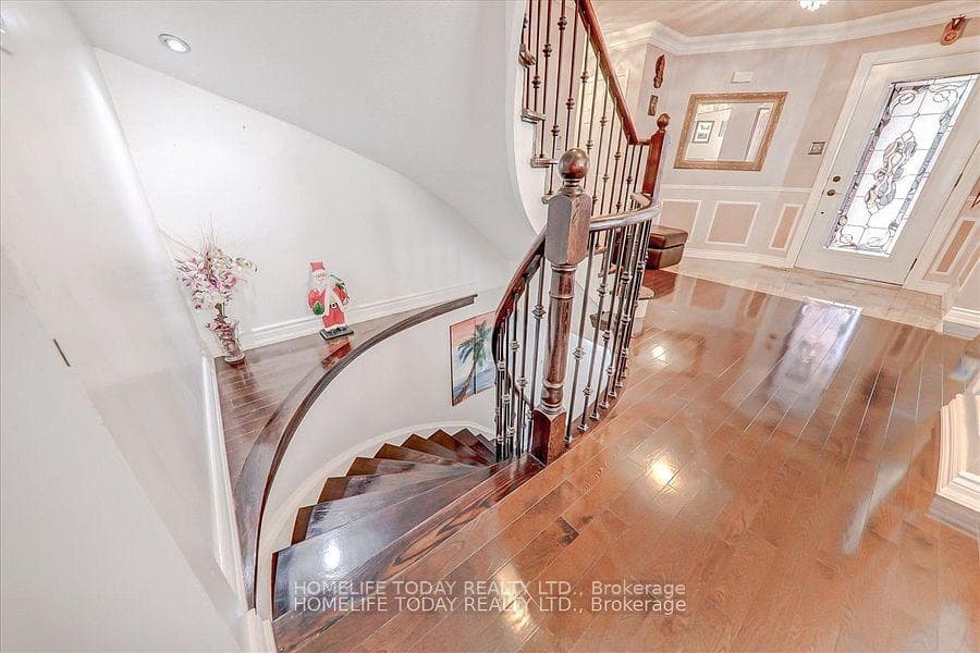 27 Crowsnest Crescent photo 10
