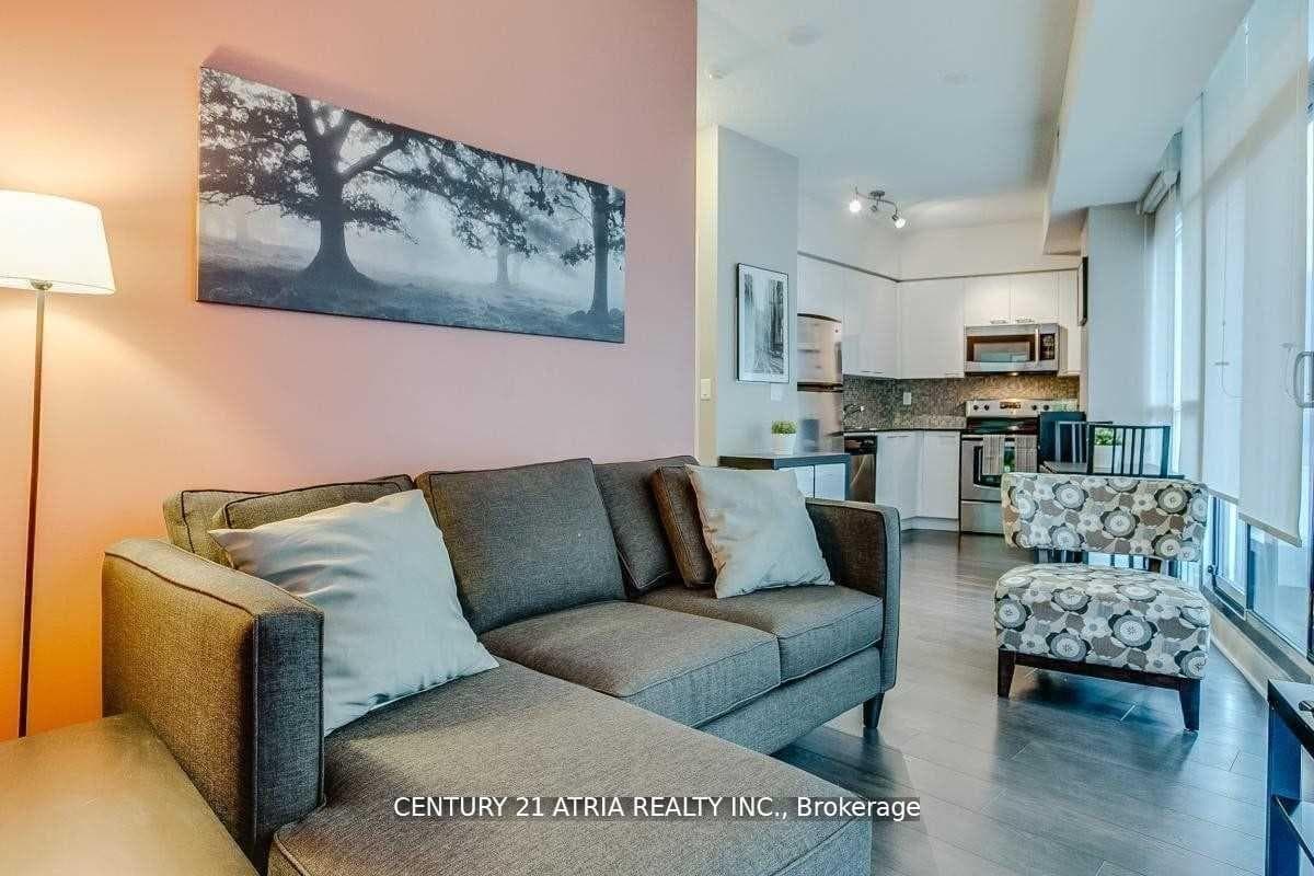 15 Bruyeres Mews N/A Unit 805 photo 10