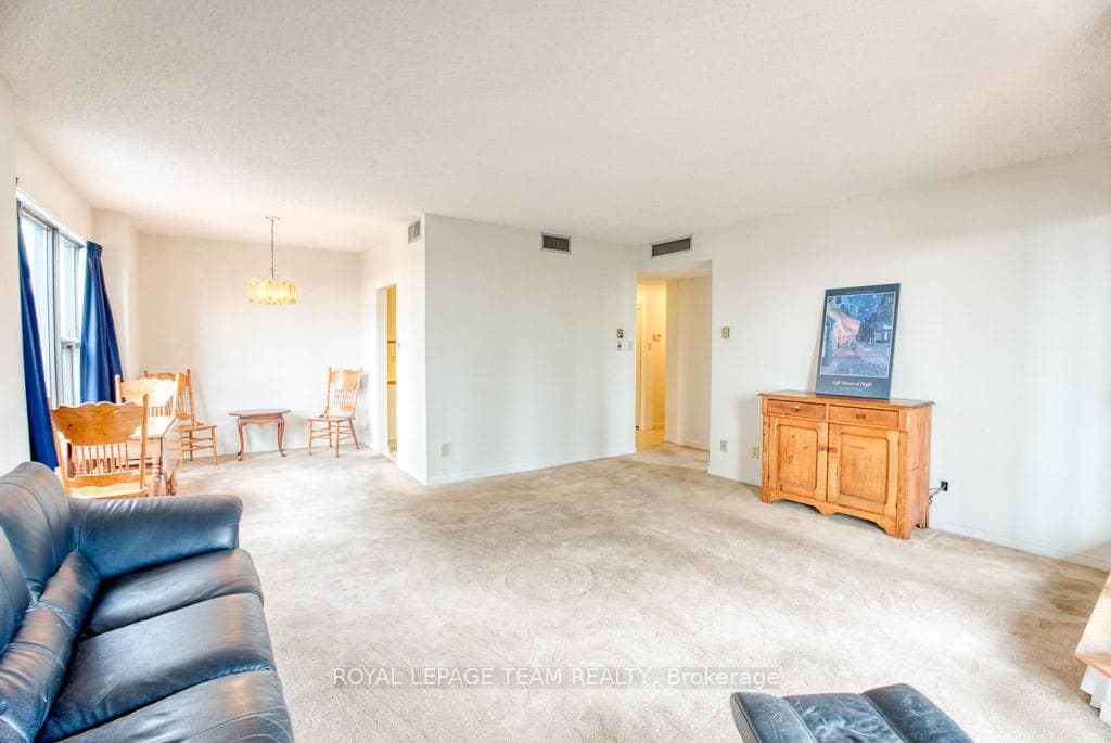 556 Laurier Avenue Unit 907 photo 9