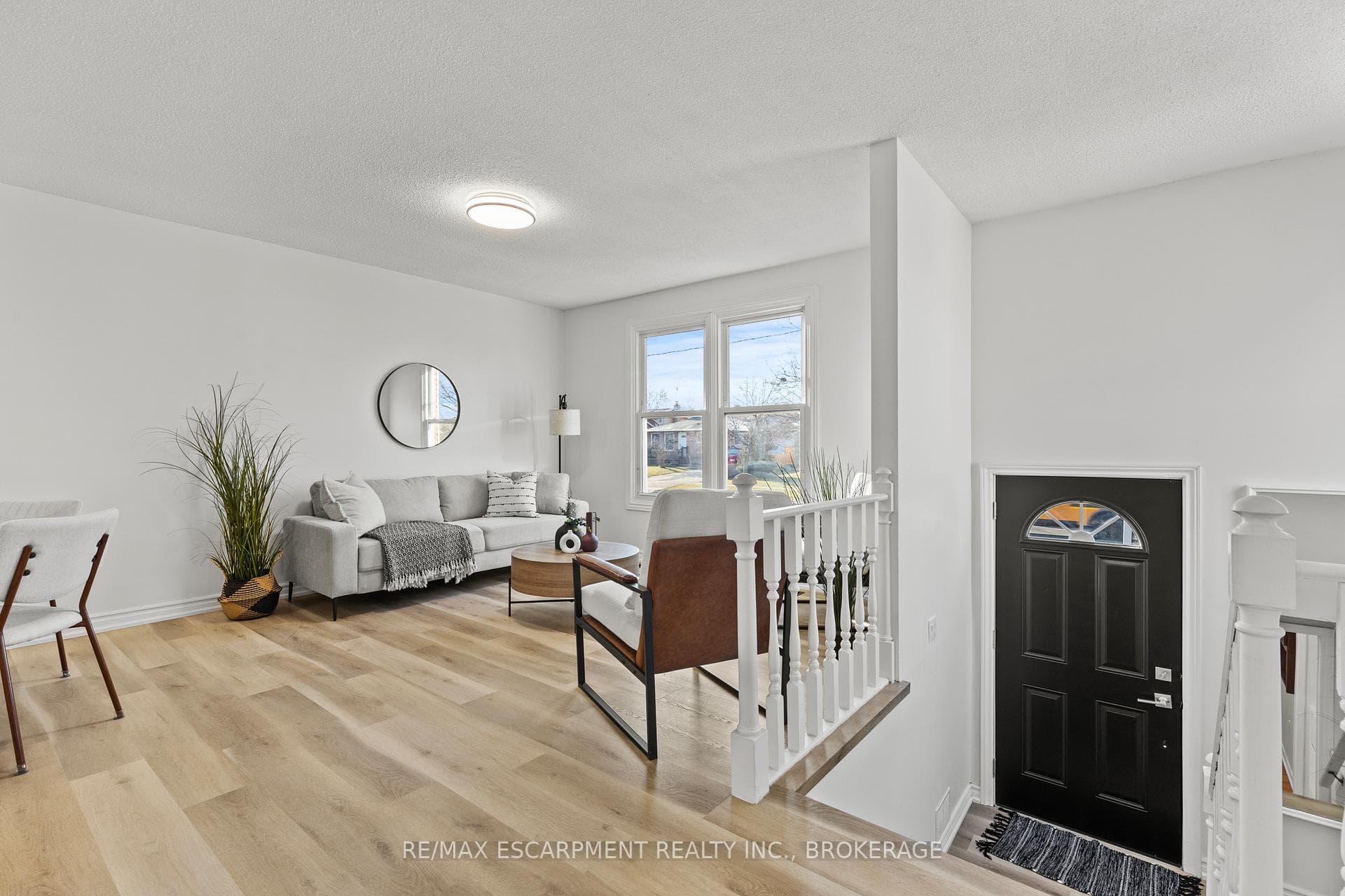 121 ROCKWOOD Avenue photo 8