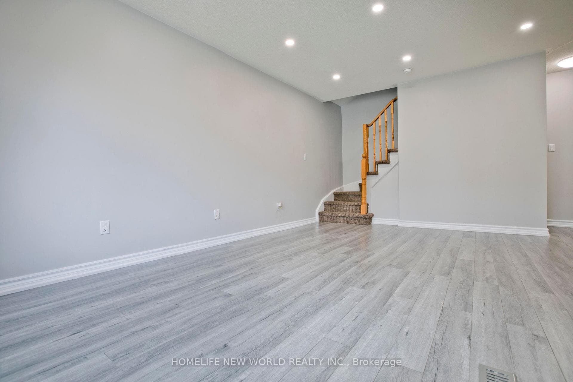 29 Rosebank Drive Unit 1506 photo 7