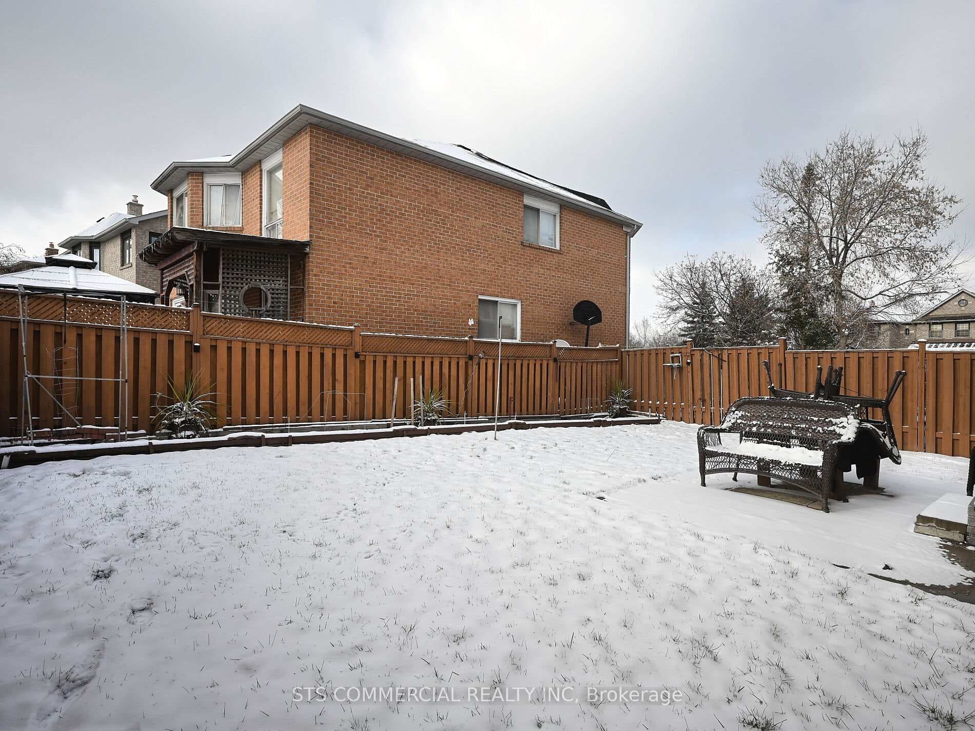 72 Adirondack Crescent photo 49
