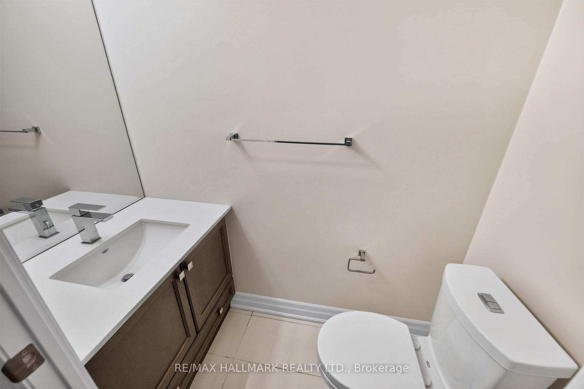 9085 Jane Street Unit 219 photo 16