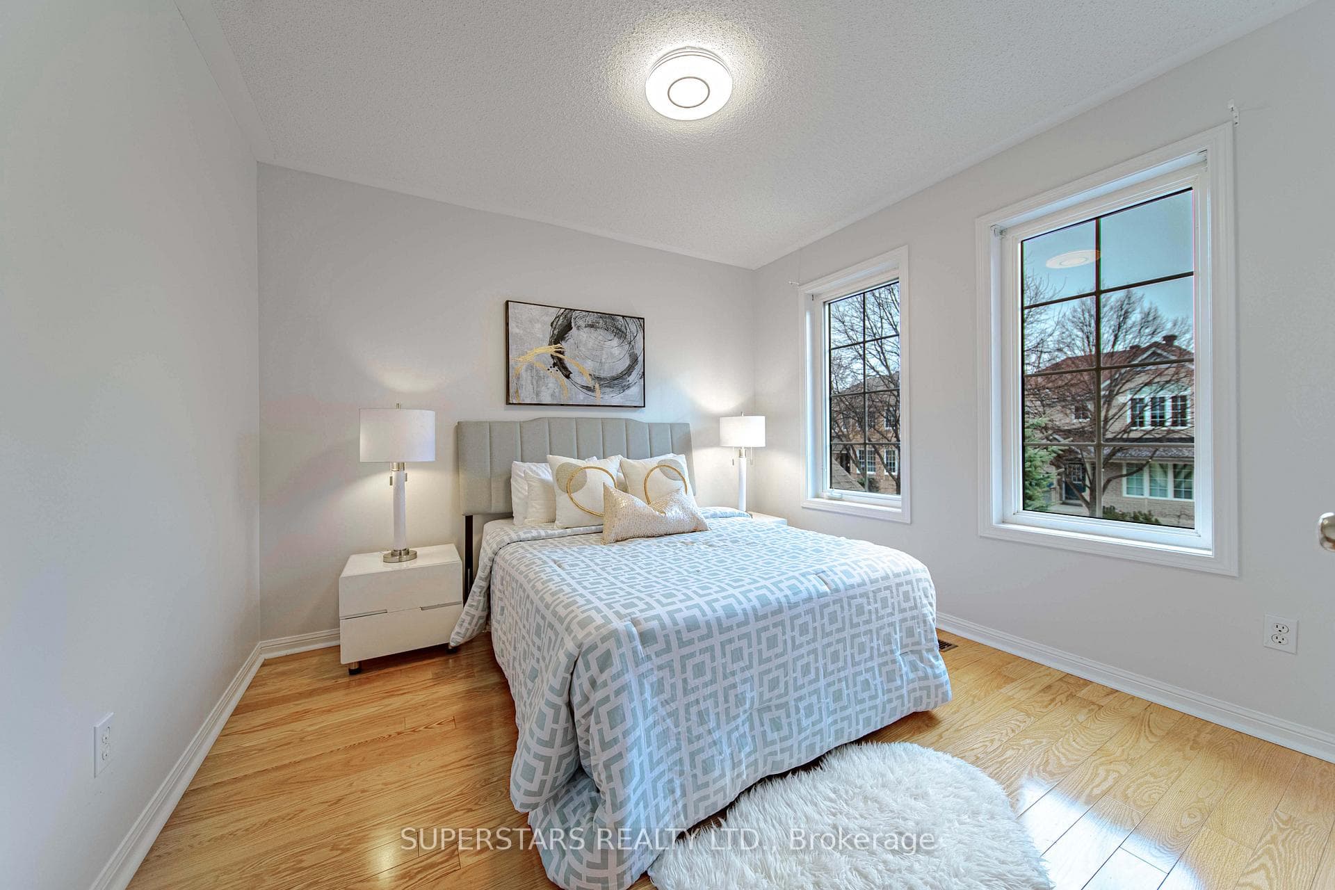 71 Sarum Crescent photo 28