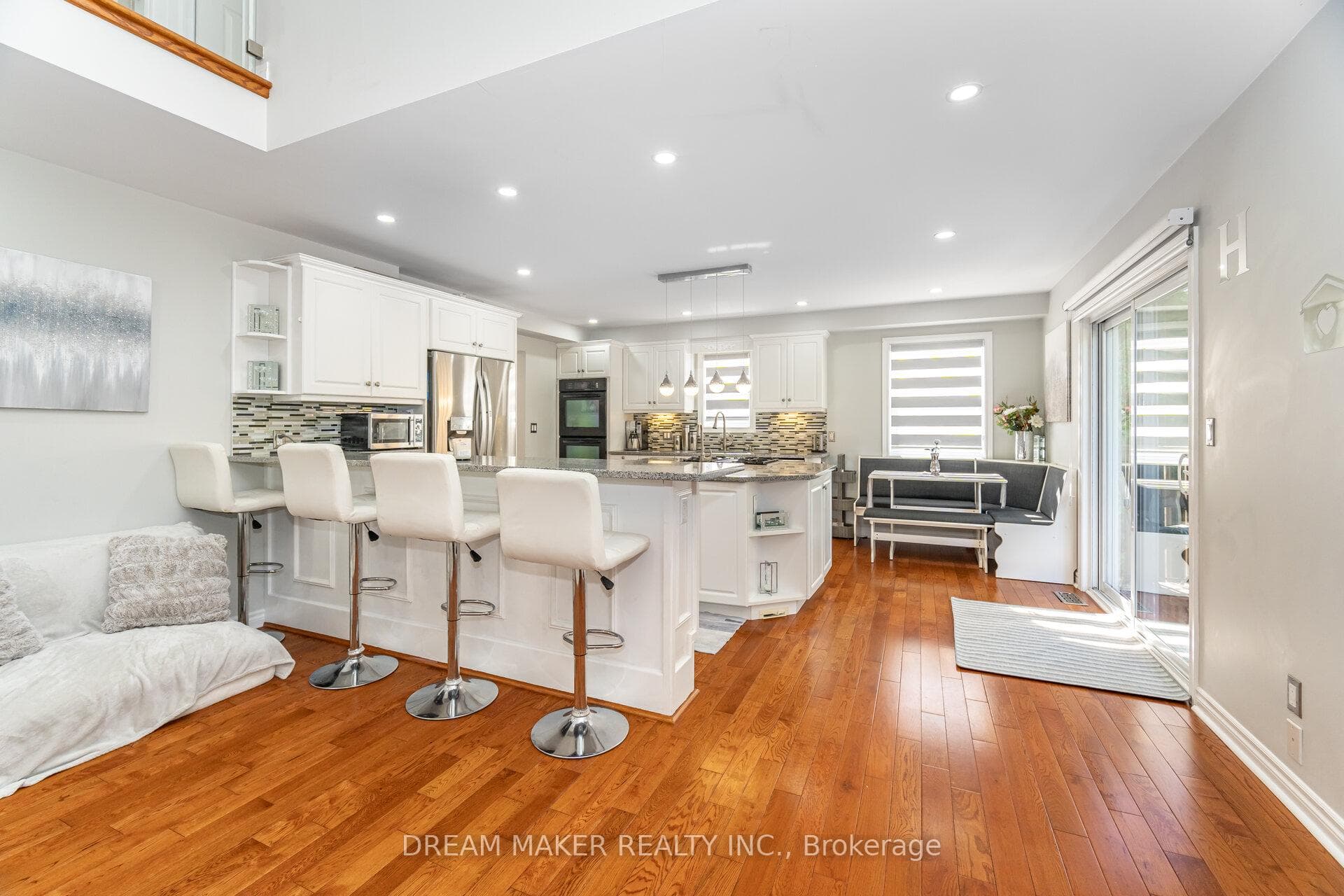 756 Third Avenue photo 13