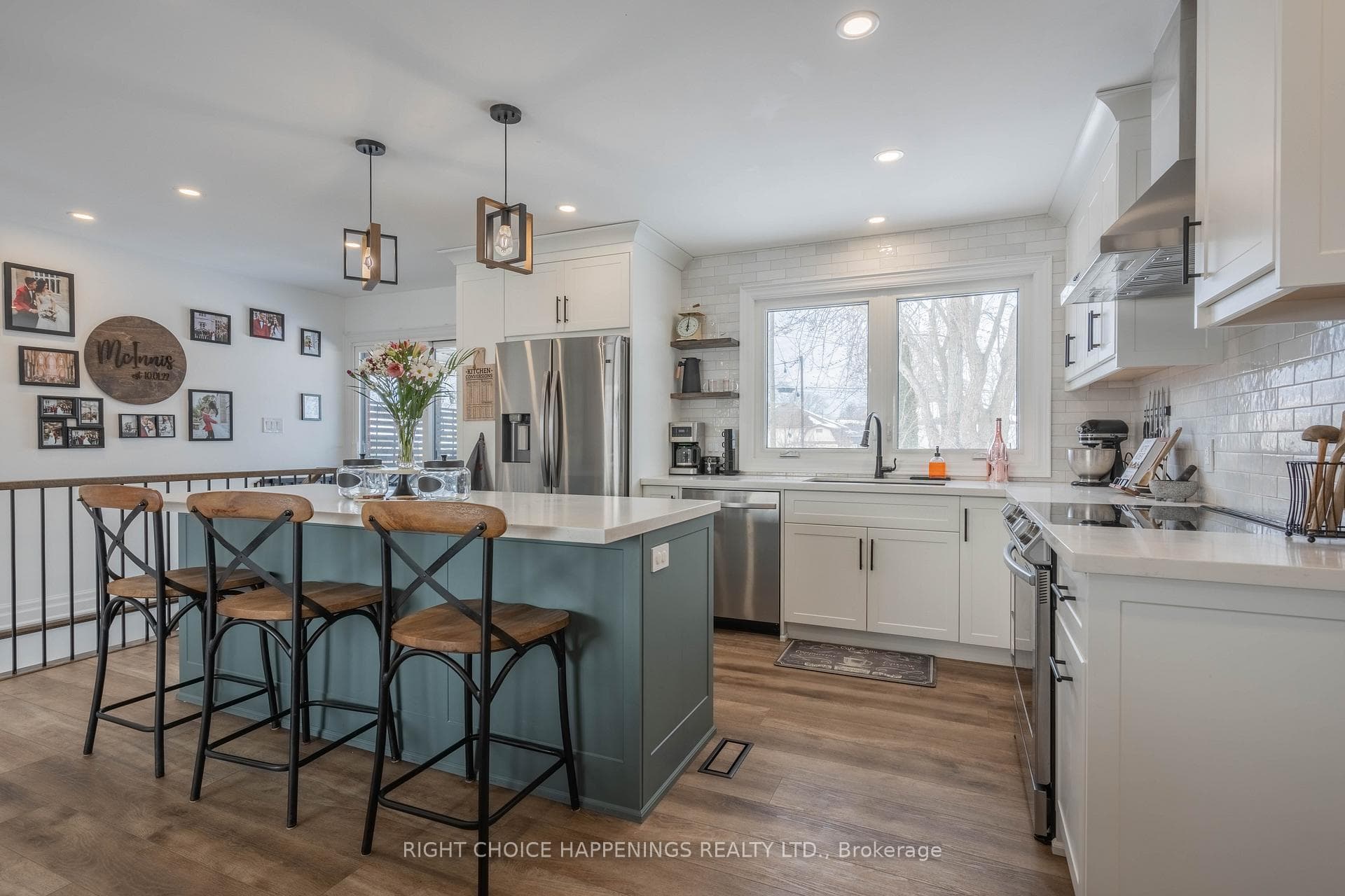 14 Thompson Avenue photo 3