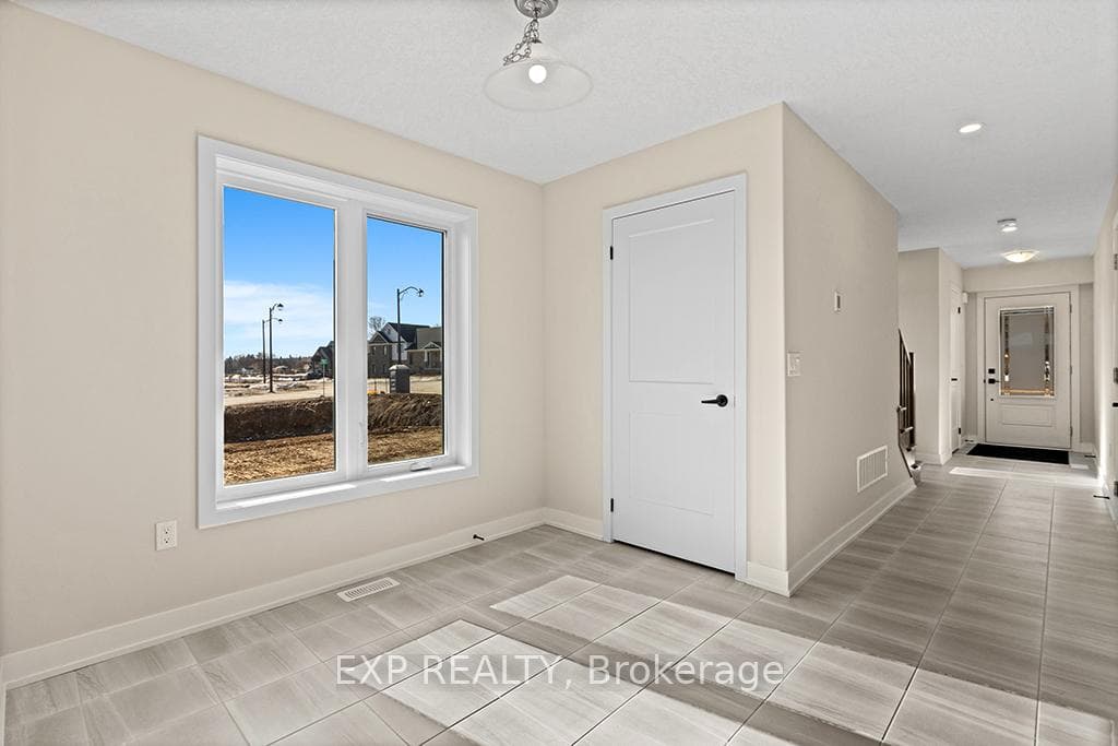 131 Fitzgerald Street photo 5