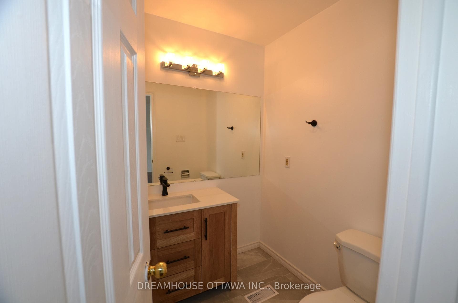 16 Forsyth Lane photo 20