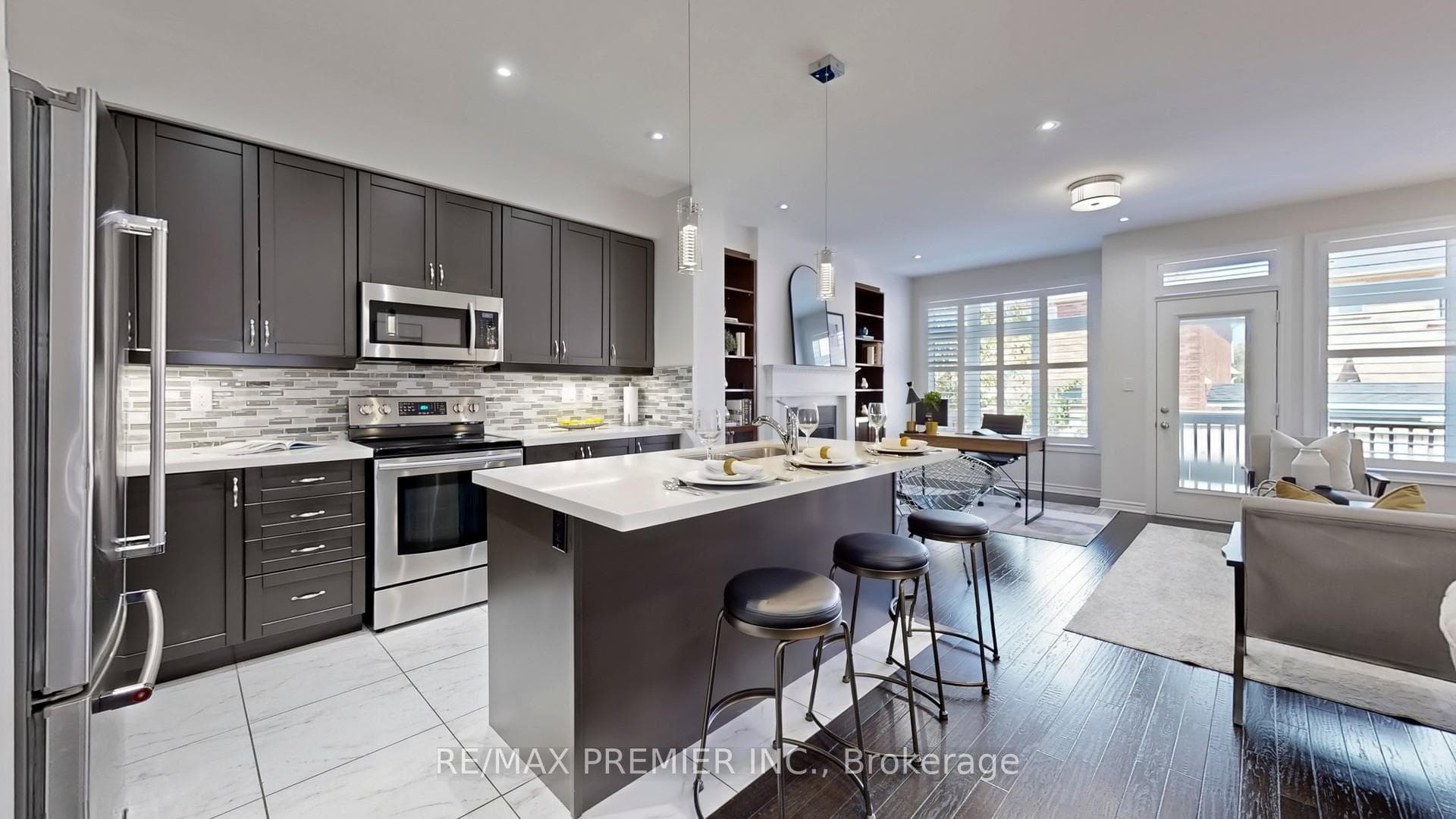 65 Vedette Way photo 10