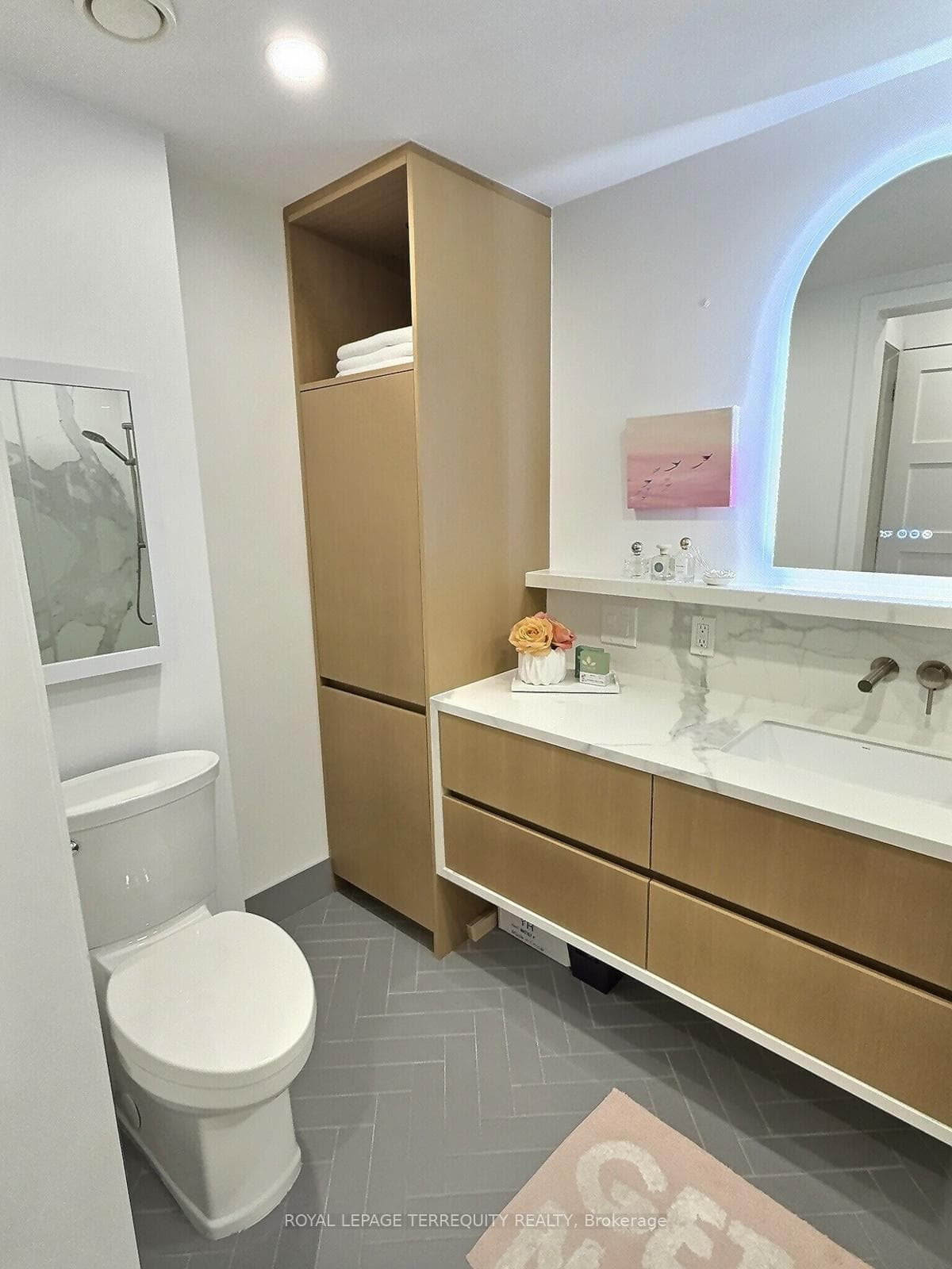 500 Queens Quay Unit 608W photo 37