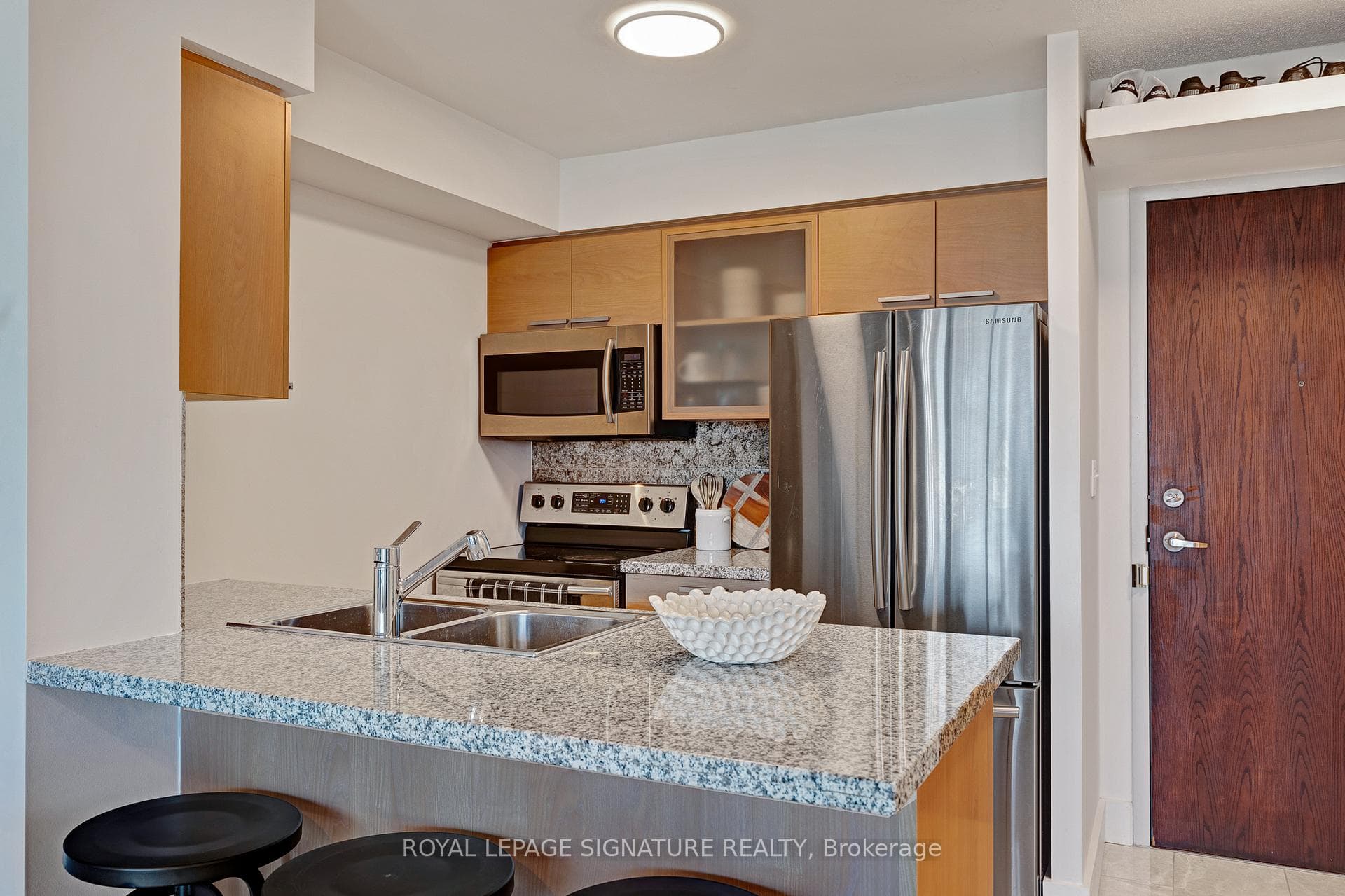 18 Harrison Garden Boulevard Unit 806 photo 8