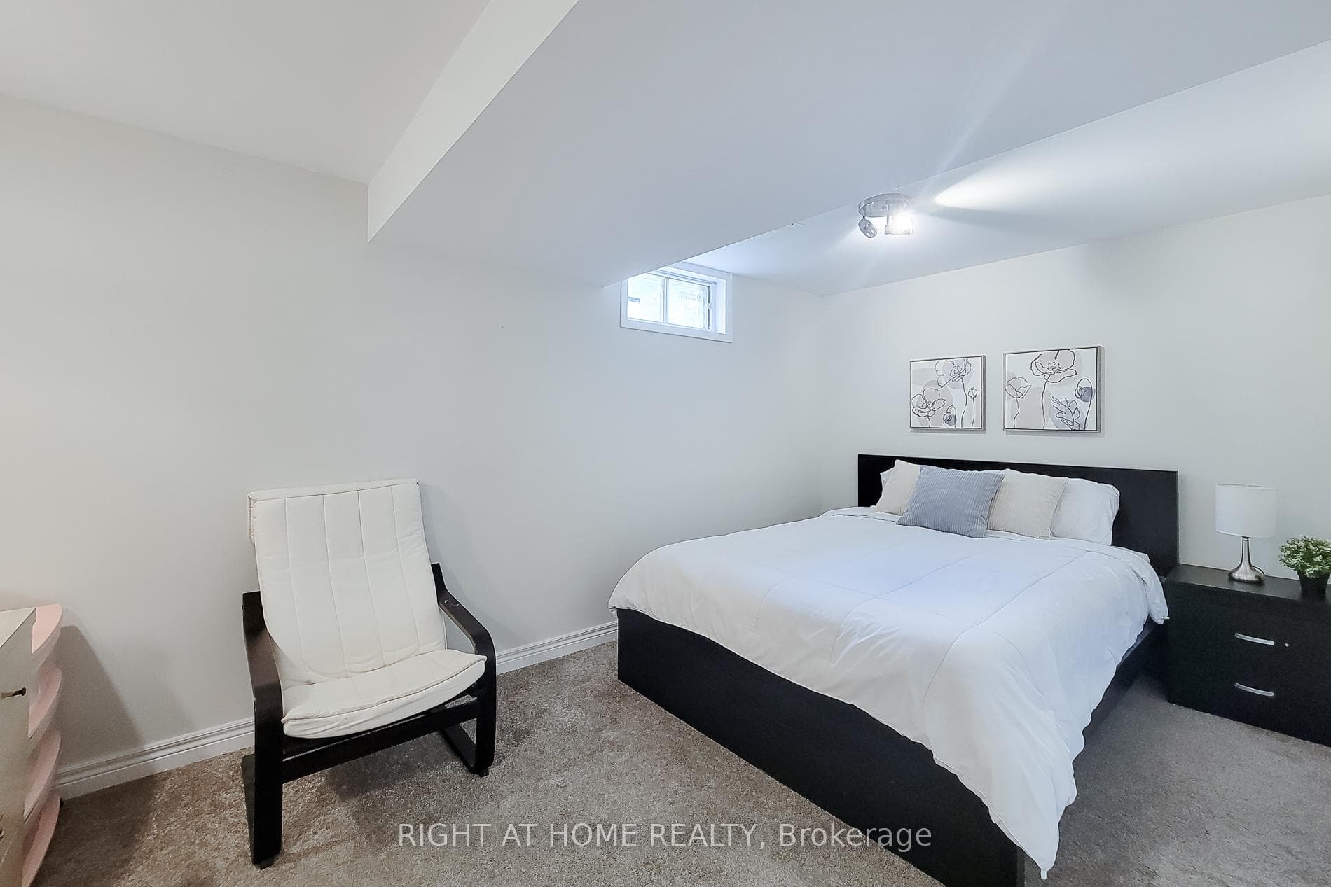 62 HAZEL Street photo 45