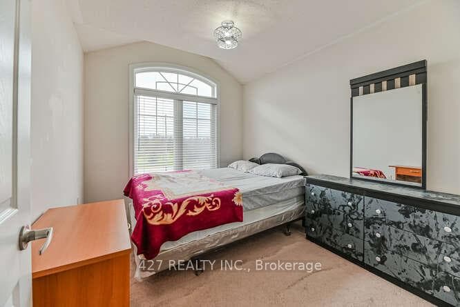 99 Gallagher Crescent photo 35