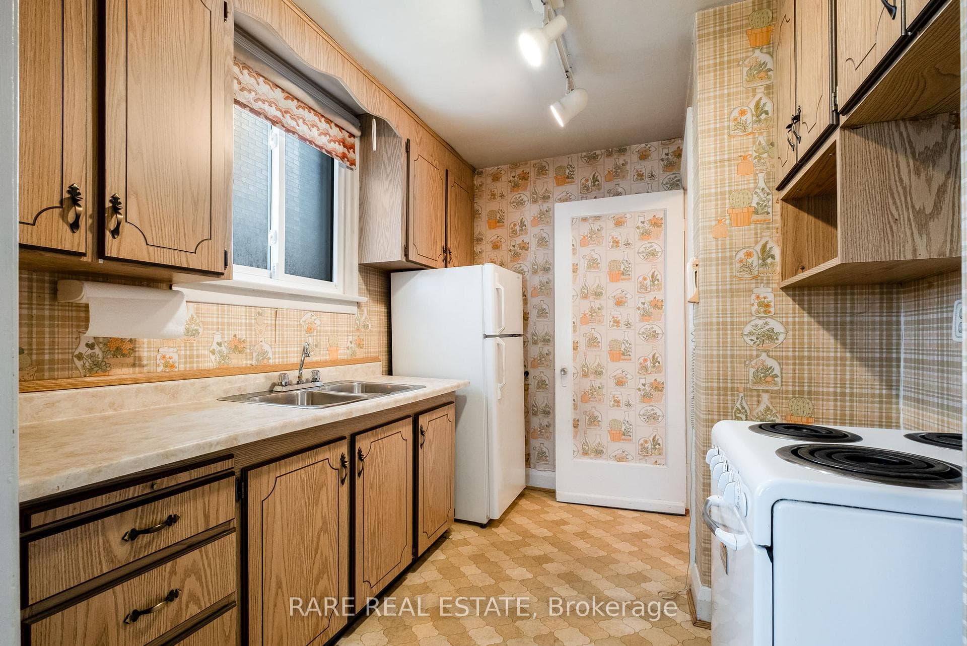 1141 Glengrove Avenue photo 18