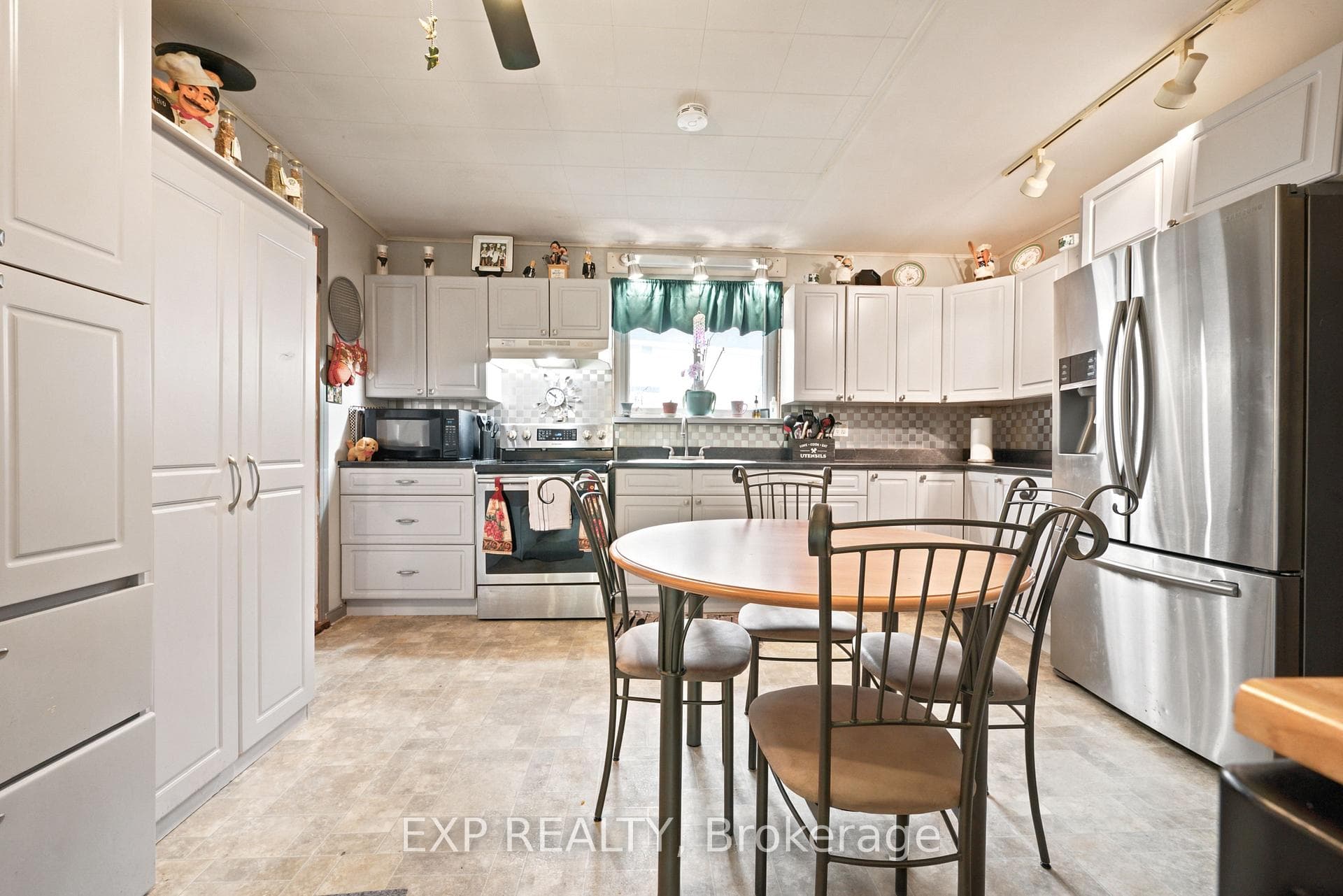 111 MACDONALD Street photo 15