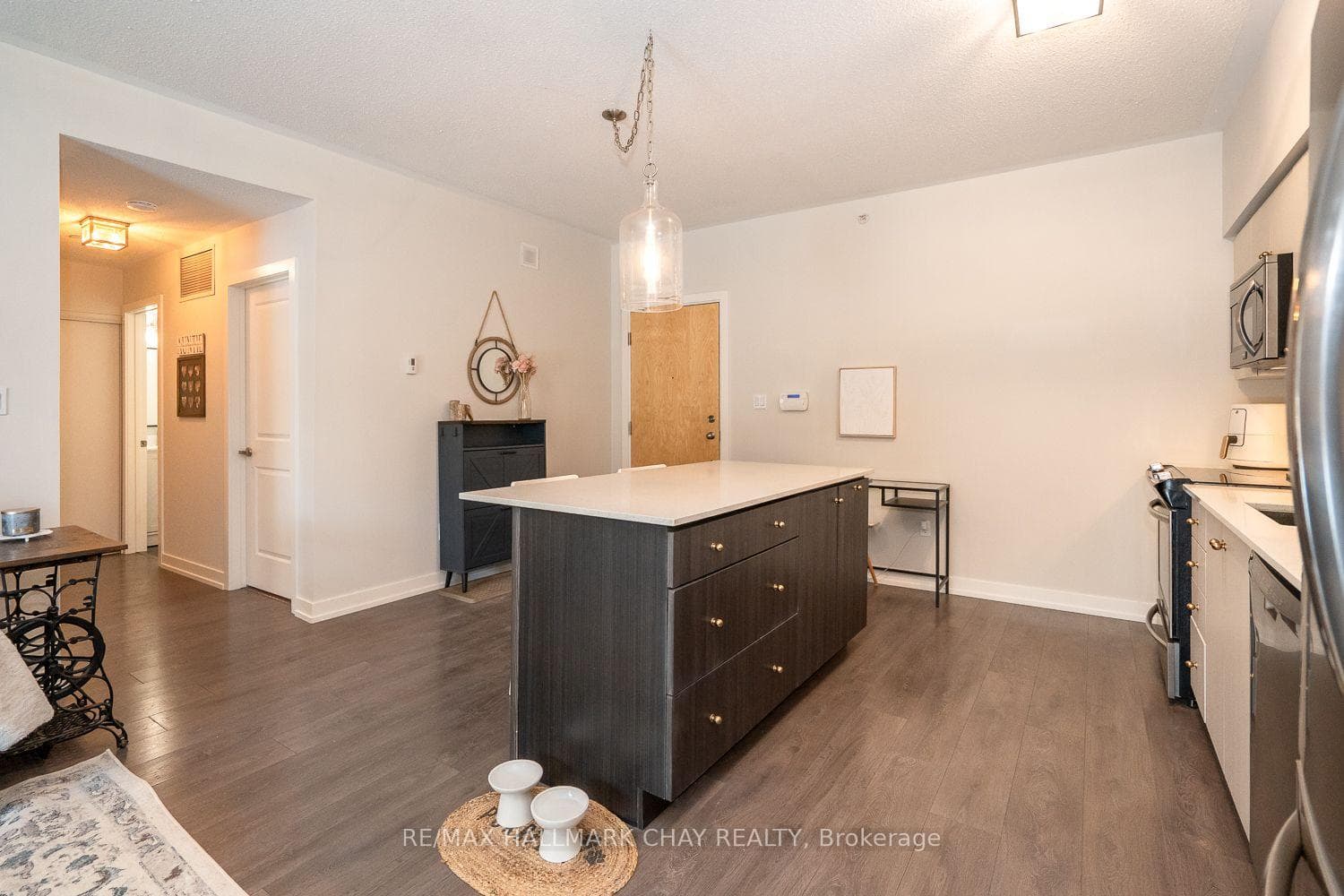 69 Boyne Street Unit 105 photo 19