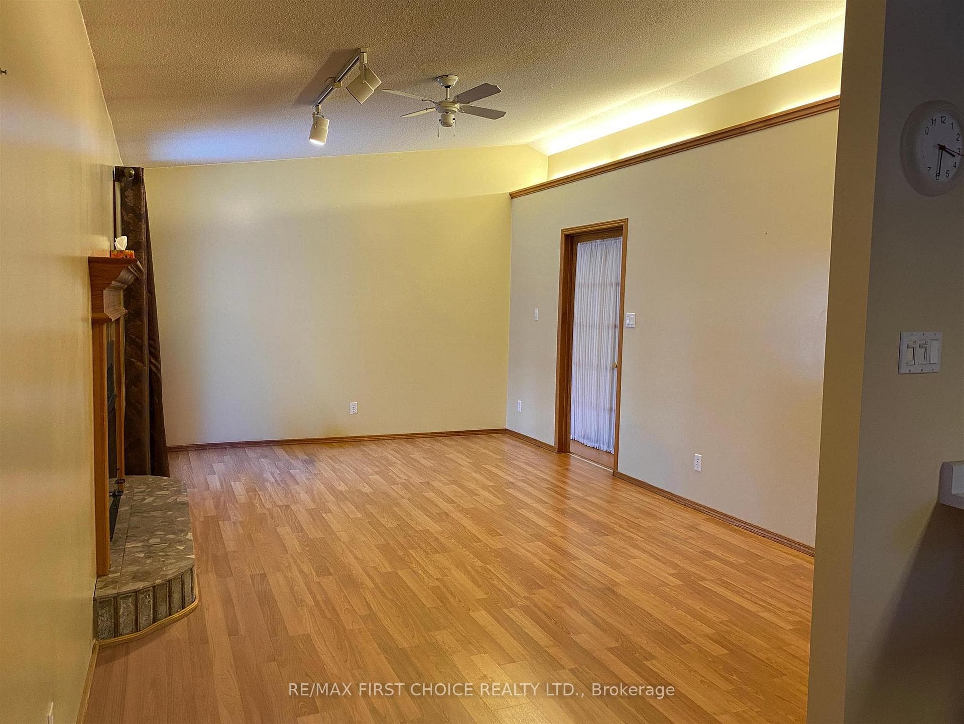 987 Redford Road photo 6