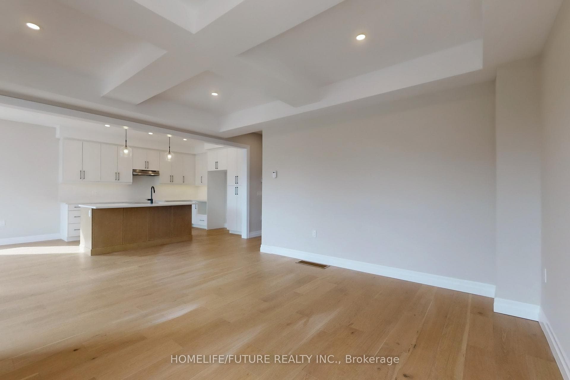 229 O'Neil Street photo 8