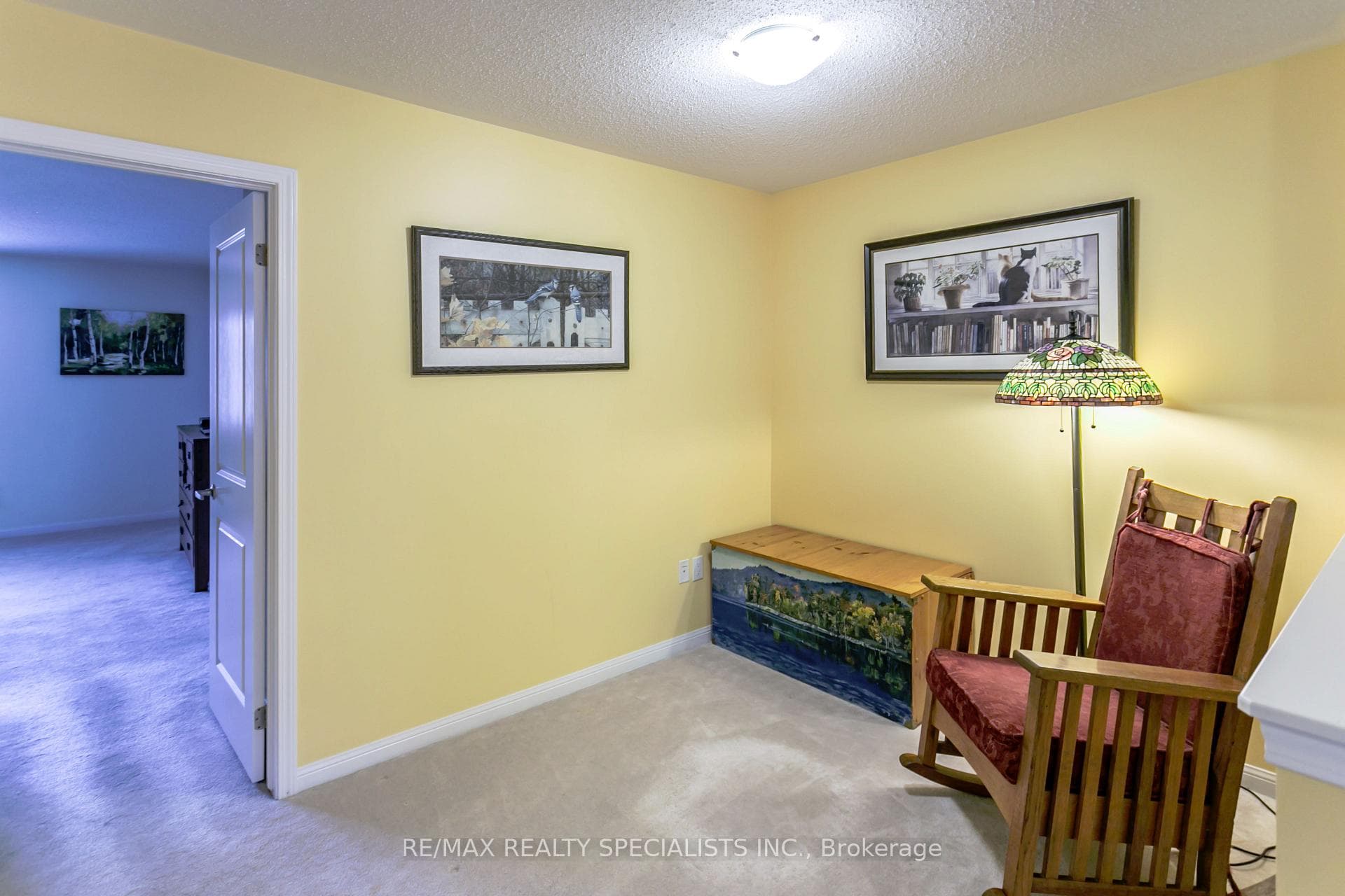 225 MORTIMER Crescent photo 21