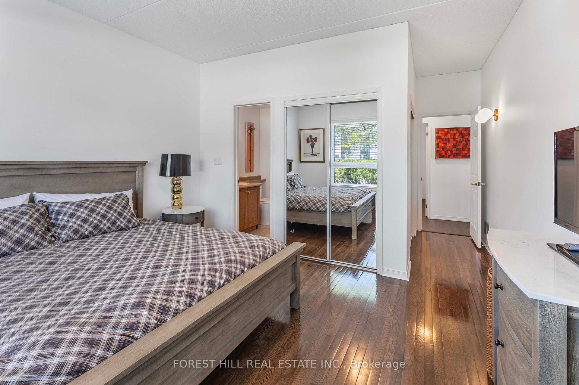 666 Johnston Park Avenue photo 10