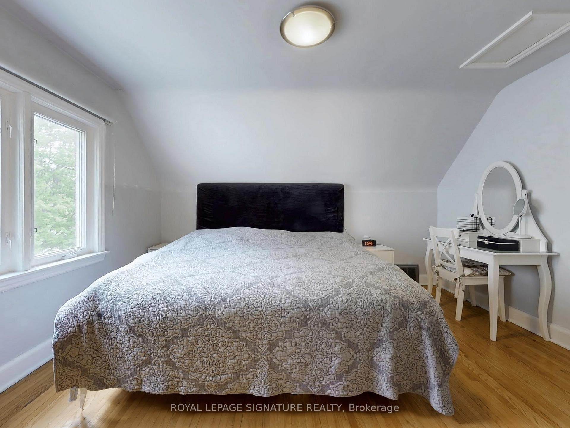 118 Moore Park Avenue photo 20