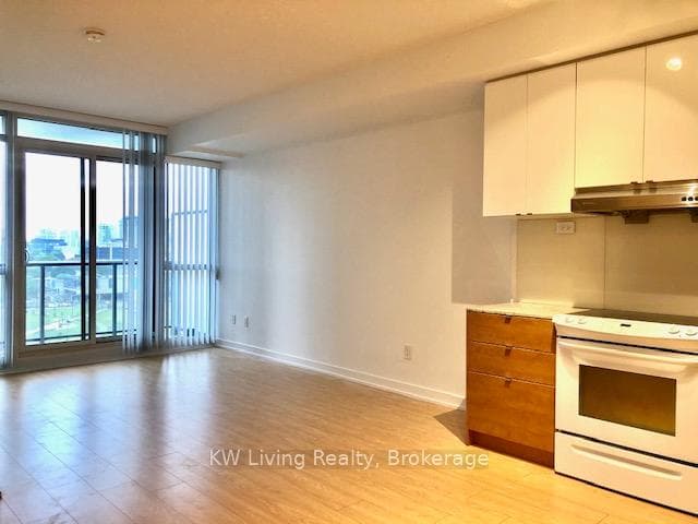 121 Mcmahon Drive Unit 1916 photo 6