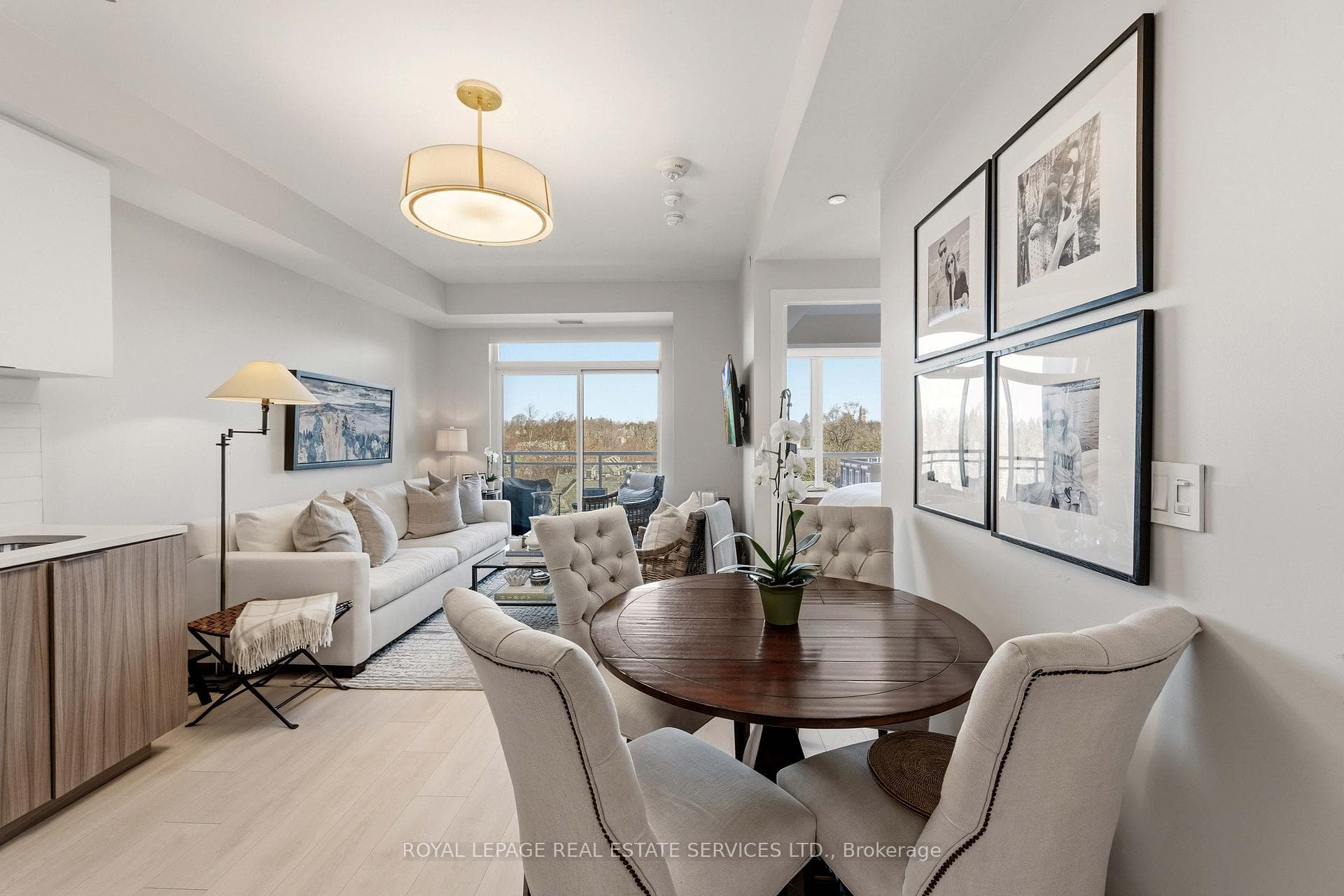 Sun-filled suite