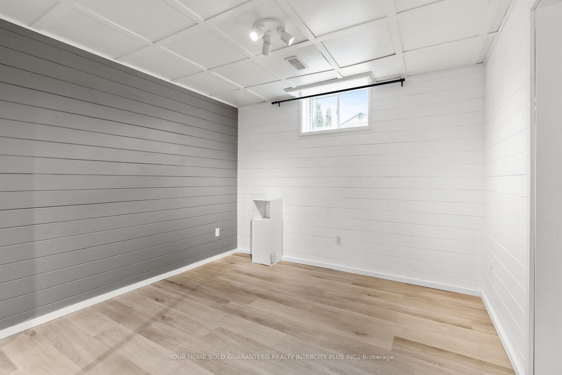 2061 Webster Boulevard photo 36
