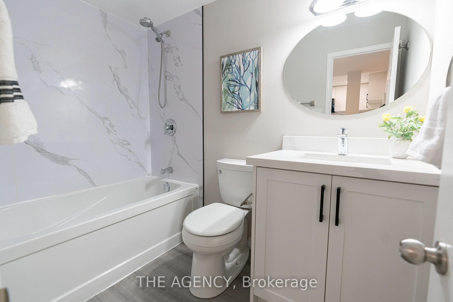 115 Chloe Crescent photo 35