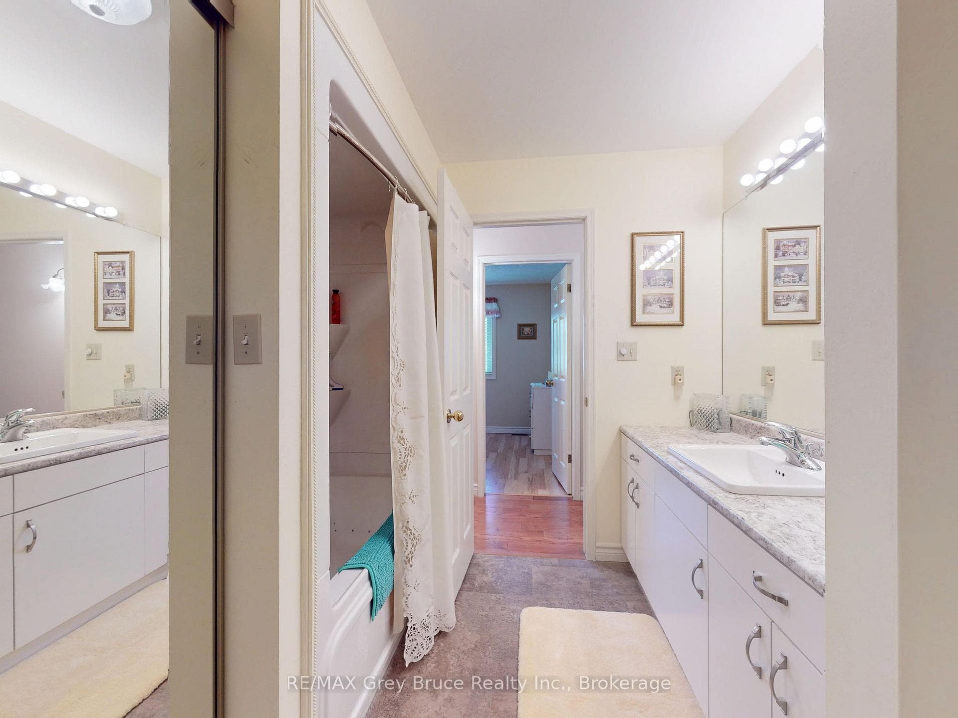 4 pc Bathroom