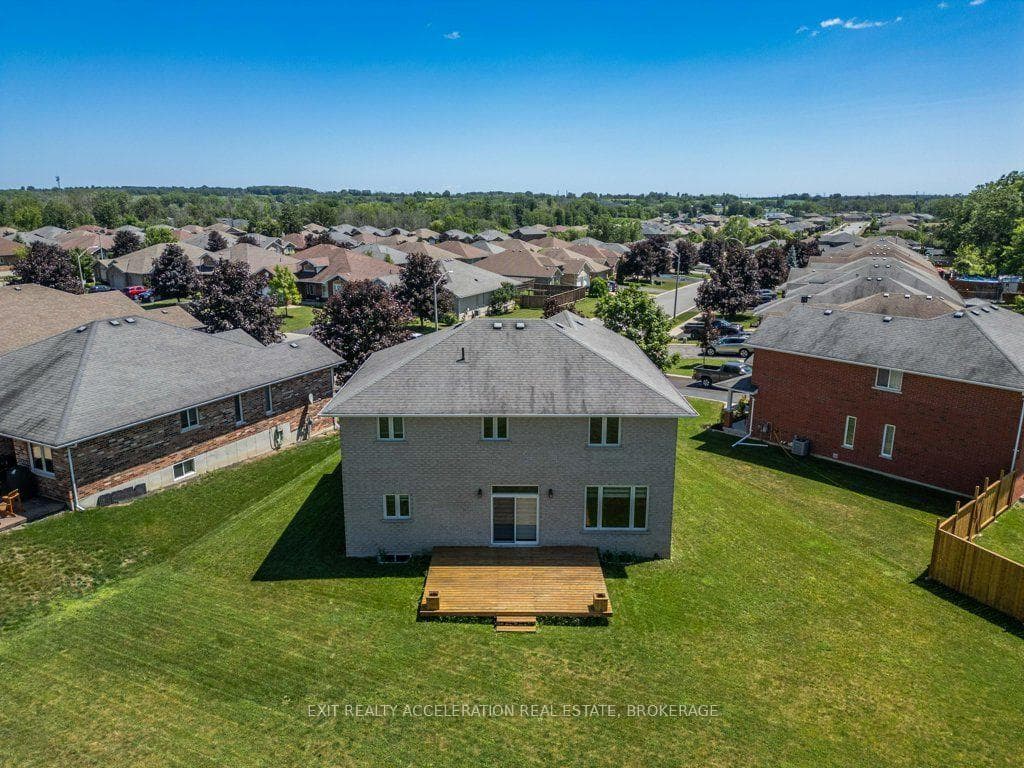 14 Ashwood Crescent photo 40