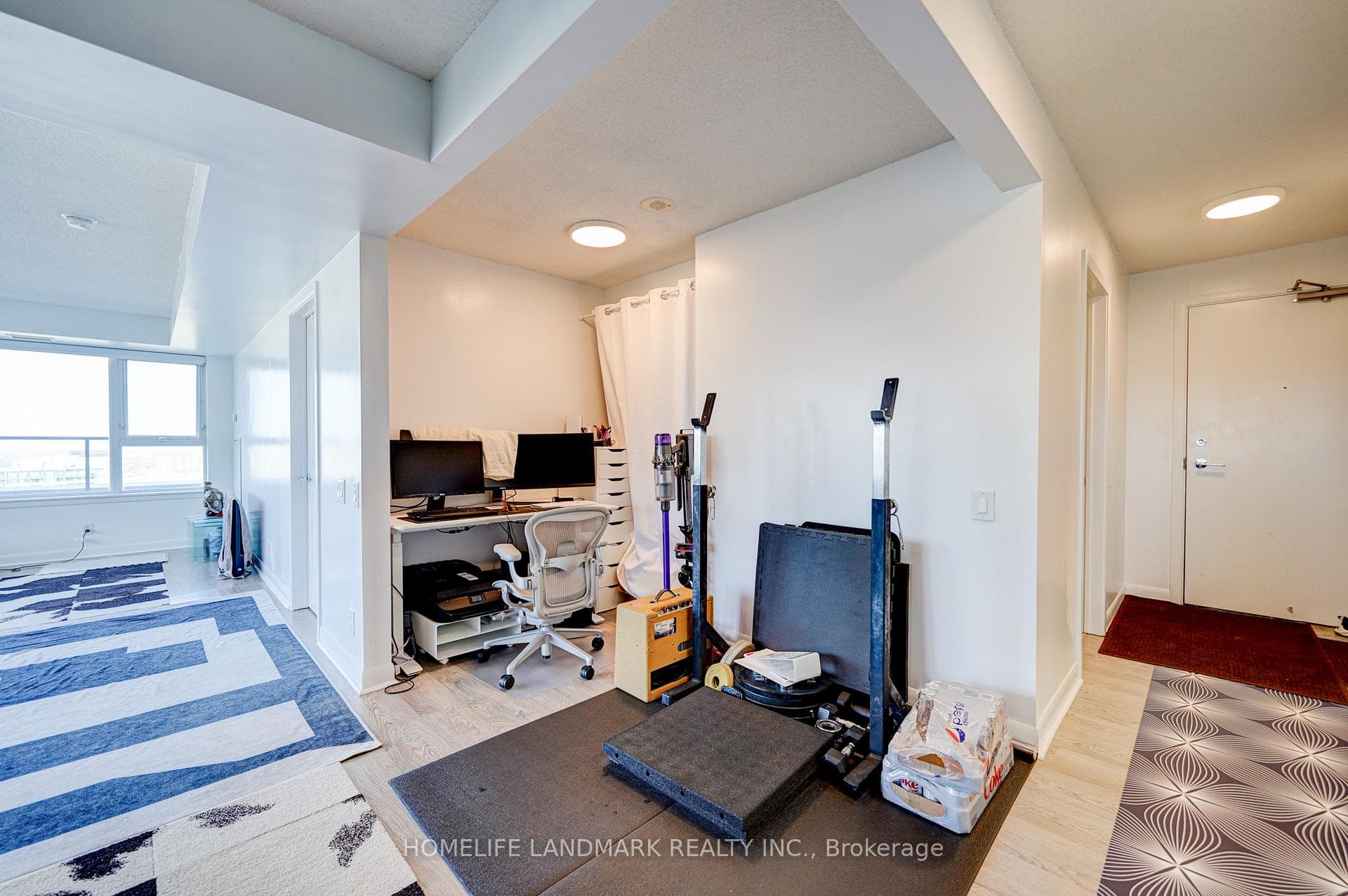190 Borough Drive Unit LPH3501 photo 27