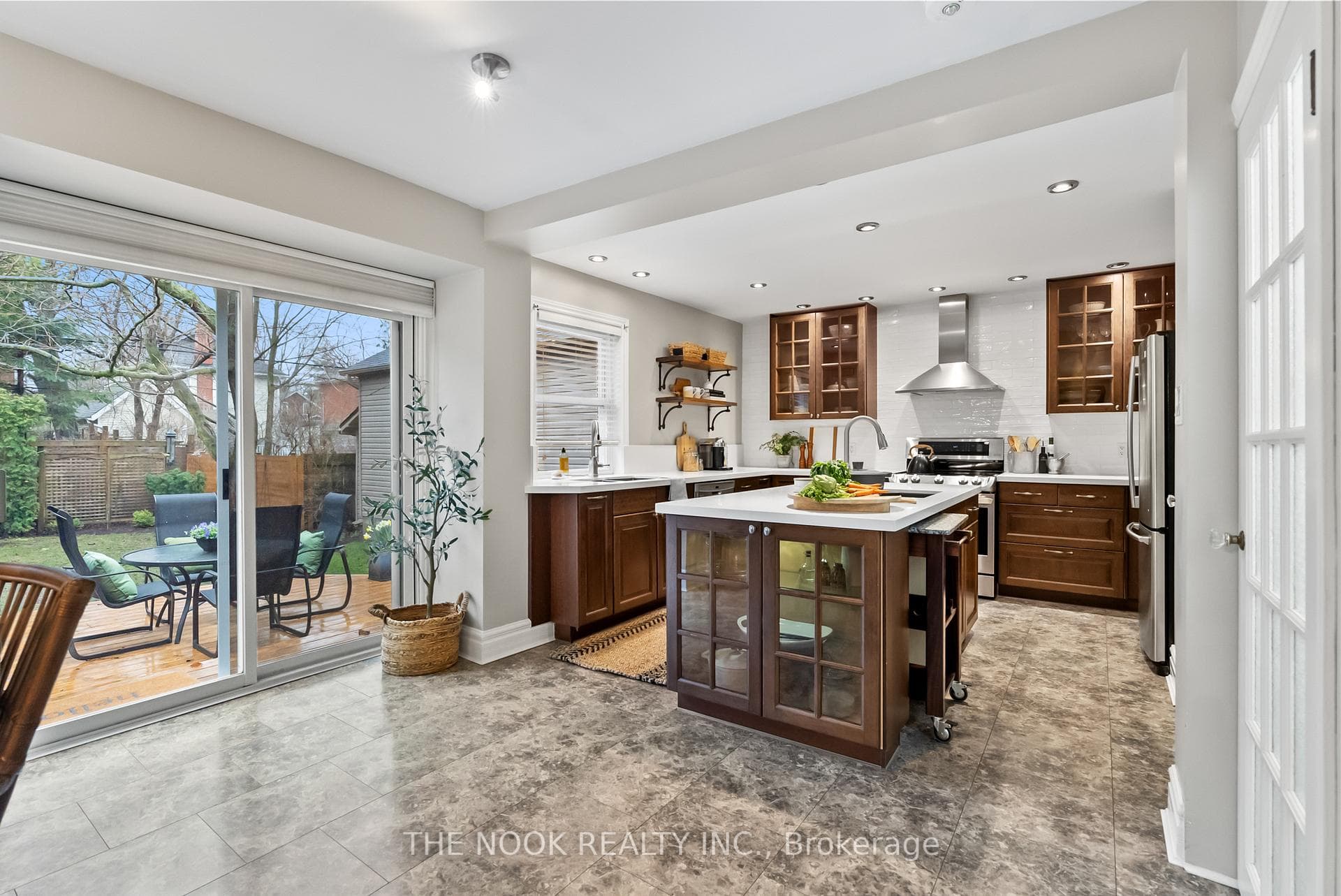Such a Spacious Kitchen - Bright West Exposure