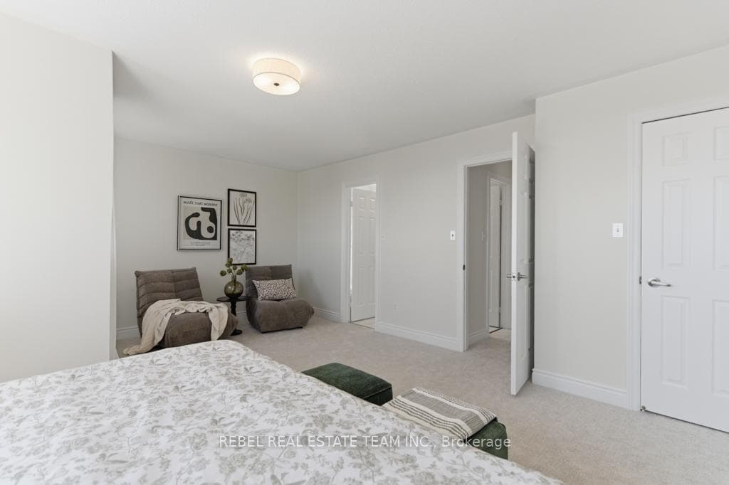 11 Booth Crescent photo 19
