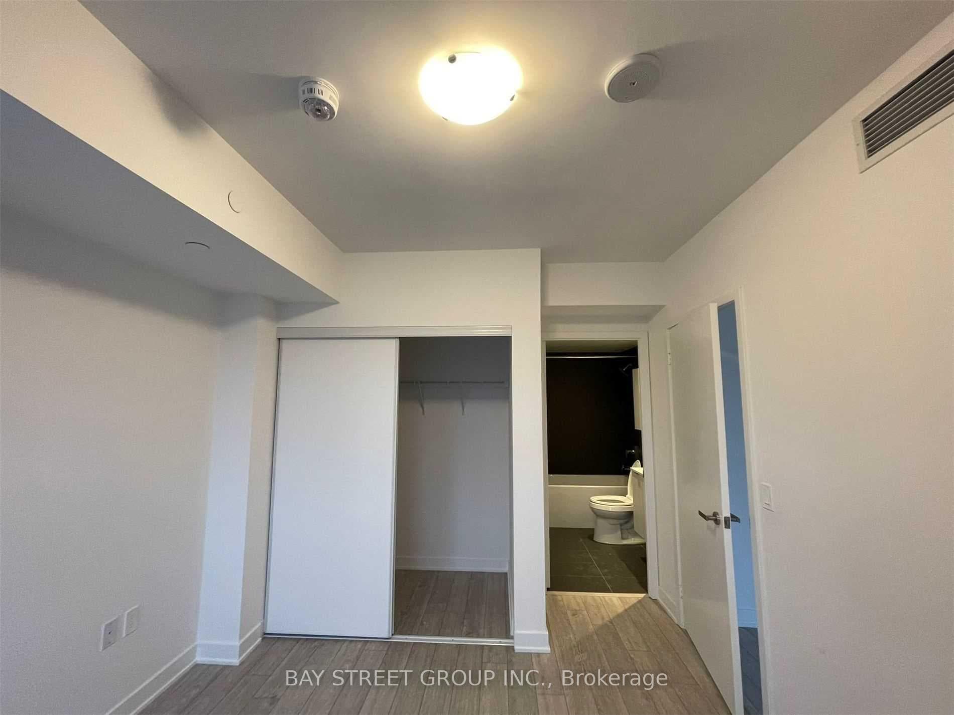 195 Redpath Avenue Unit 3206 photo 8