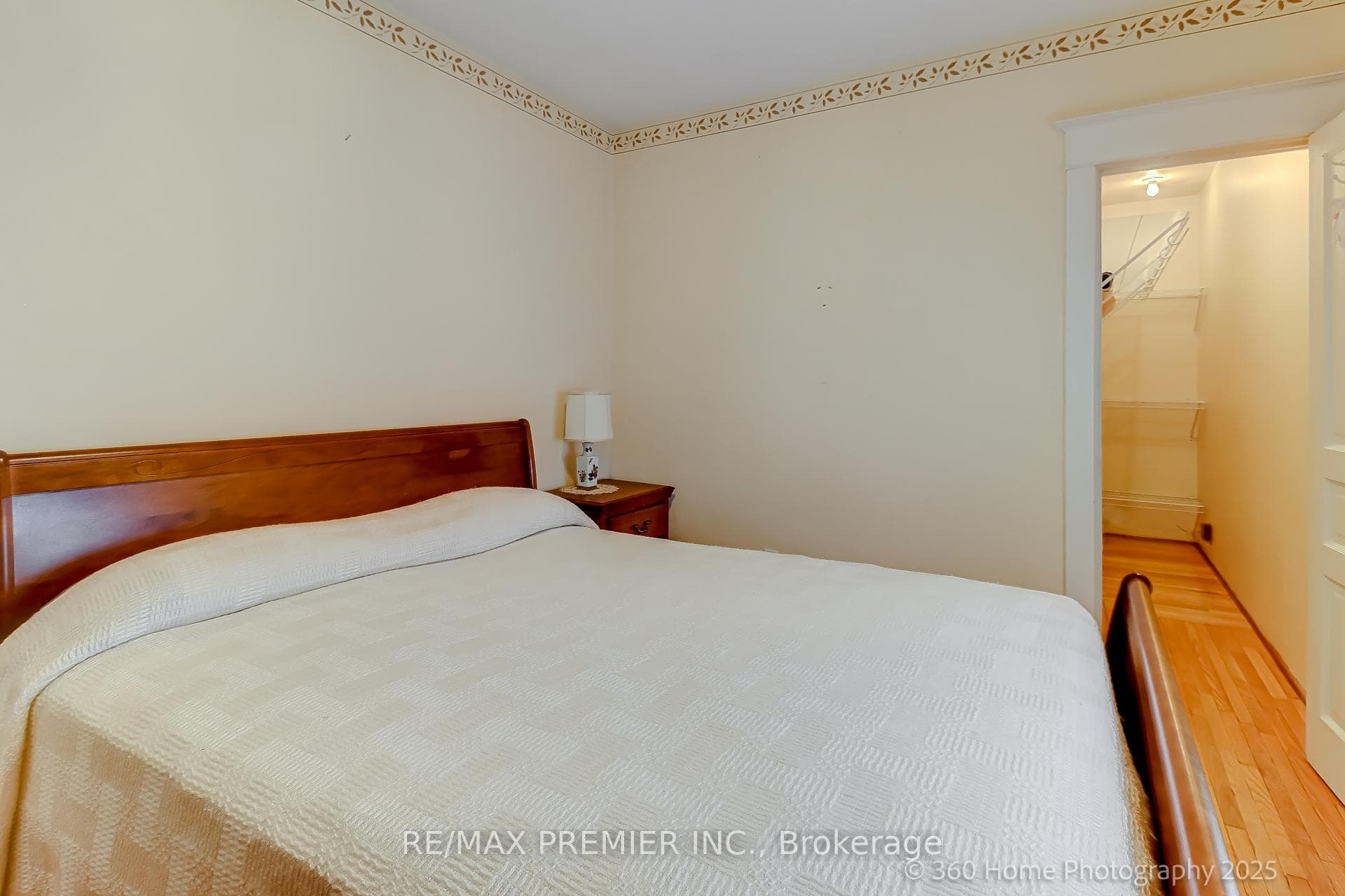 112 Caledonia Road photo 10