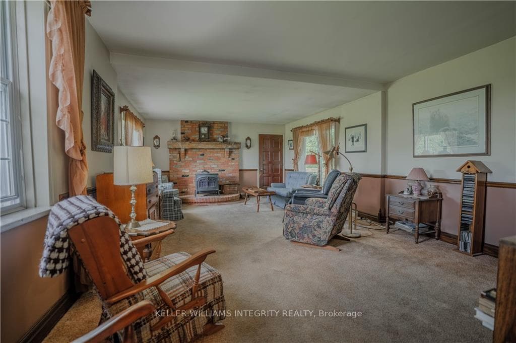 596 SKYE Road photo 12